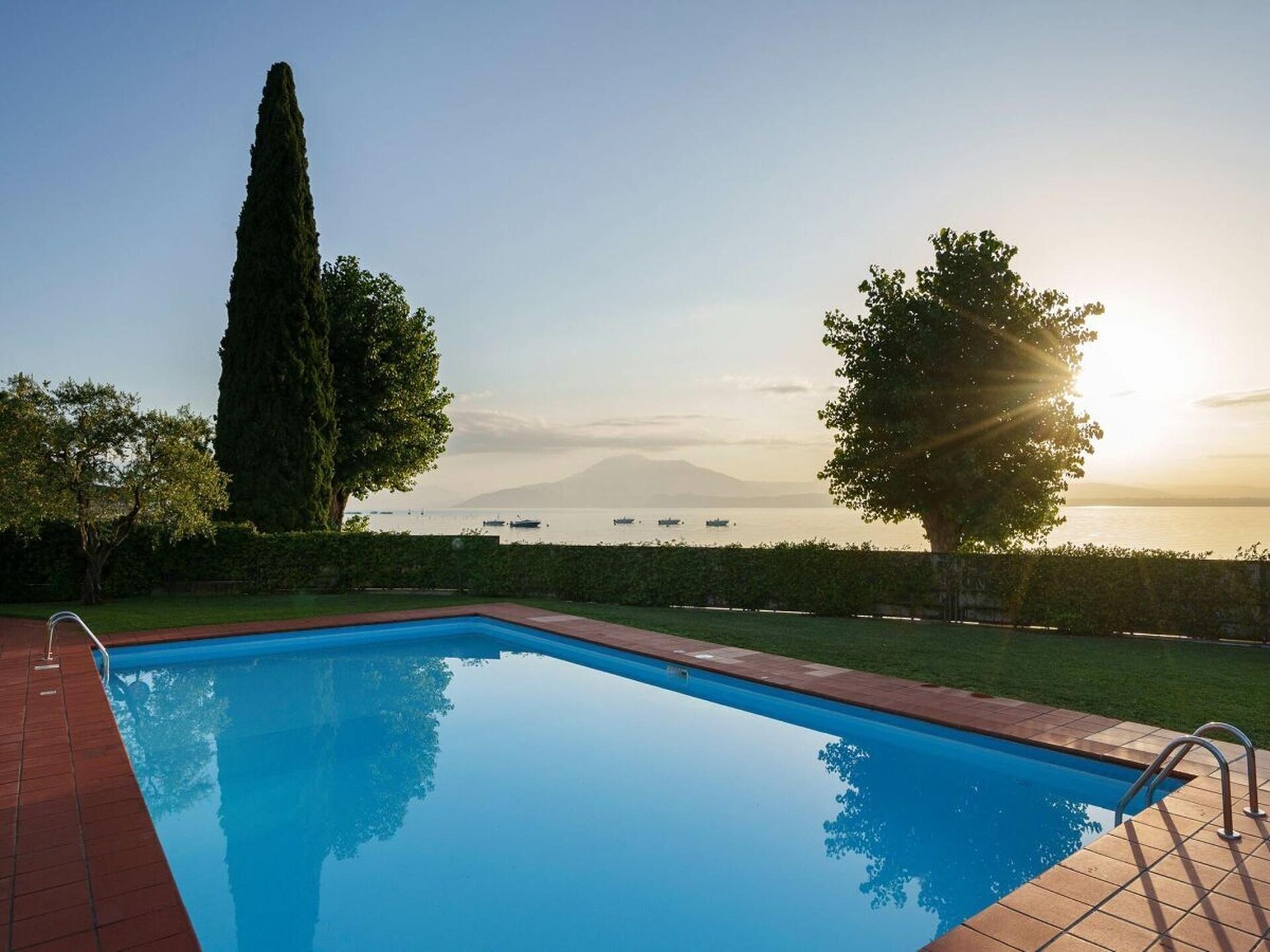 In het centrum van Sirmione: Gerenoveerd vakantiehuis aan het Gardameer - foto 4