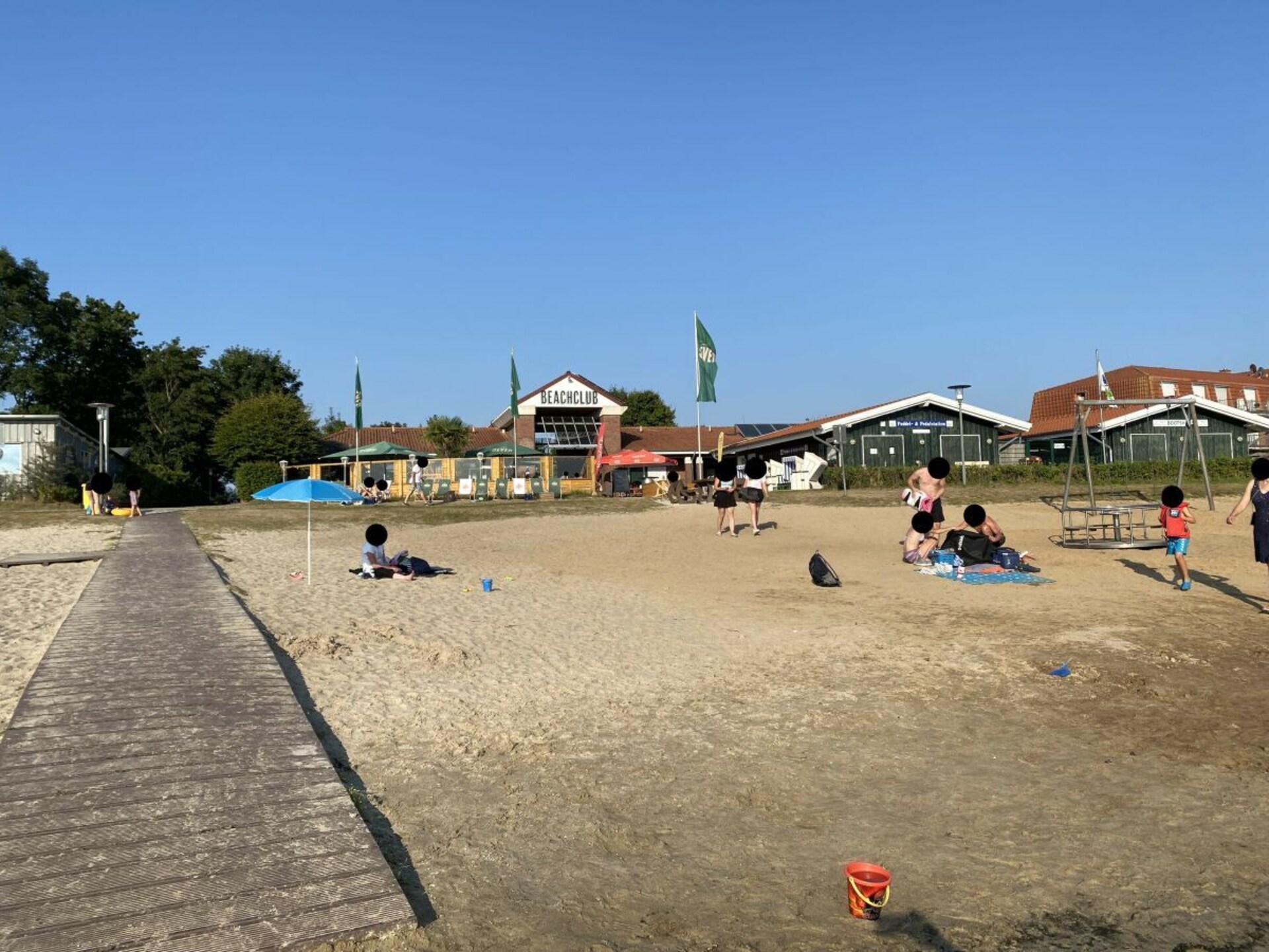 4-persoons vakantiehuis in Großefehn met eigen aanlegsteiger - foto 30