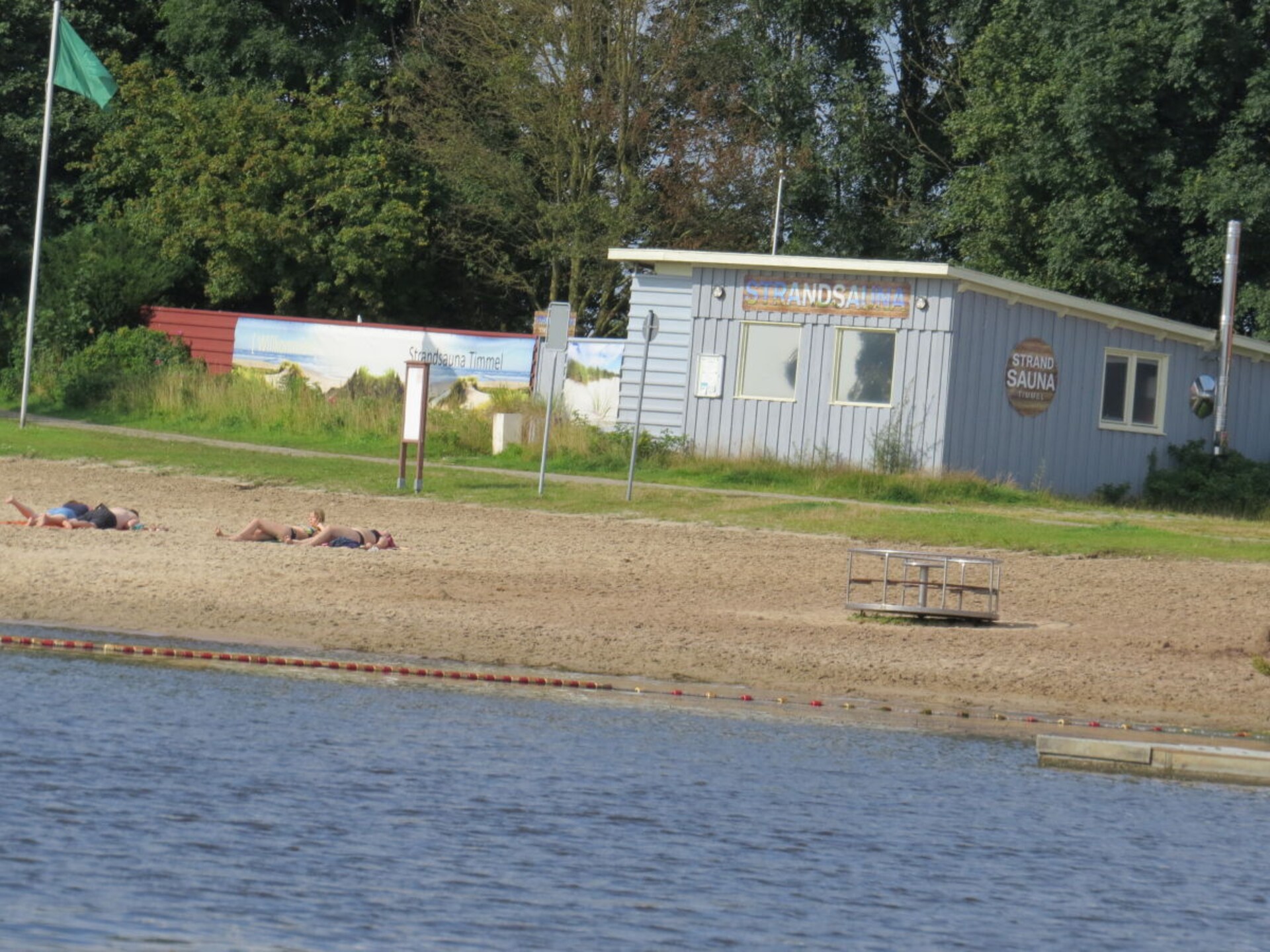 4-persoons vakantiehuis in Großefehn met eigen aanlegsteiger - foto 31