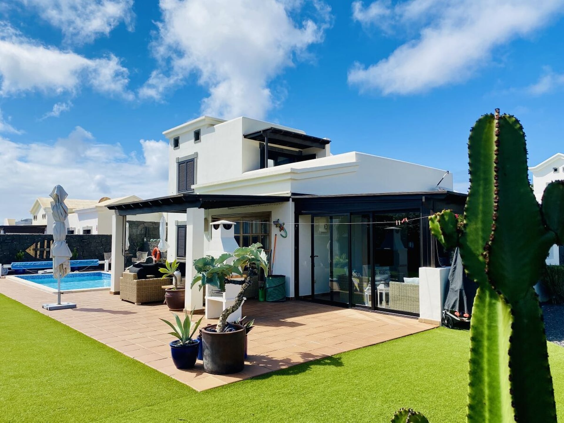 Luxe vakantiehuis met verwarmd zwembad in Playa Blanca - foto 1