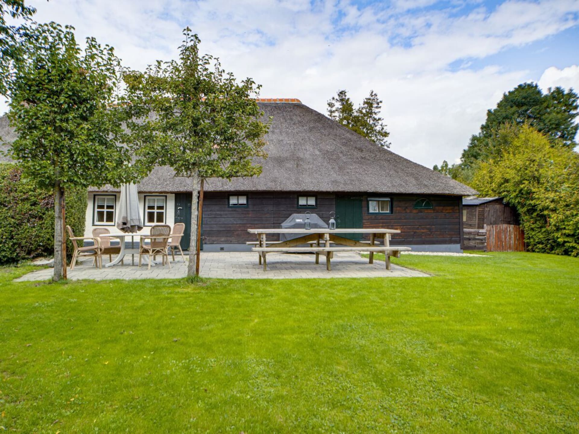 Authentieke boerderij in Giethoorn met eigen punter, boothuis en grote tuin - foto 6