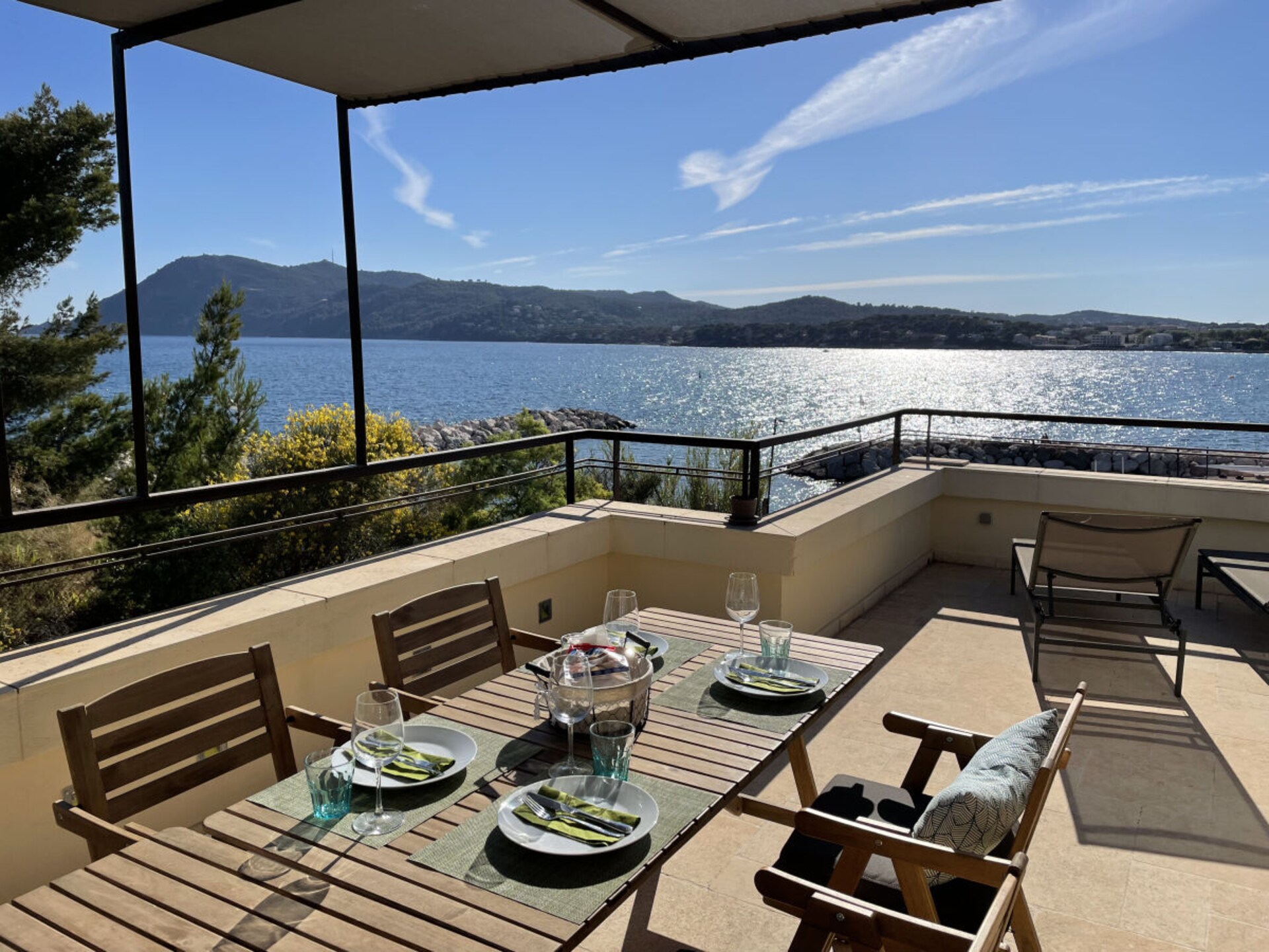 Villa Grand Bleu: Ruim 10-persoons huis met uitzicht op de baai, 100m van centrum - foto 2