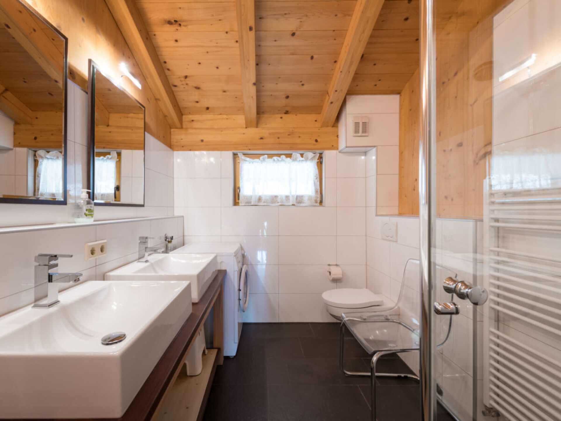 Ruim chalet met wellness en bergpanorama in Vomp, Tirol - foto 26