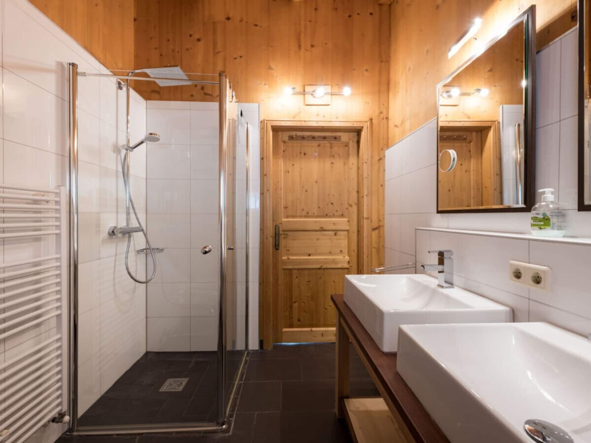 Ruim chalet met wellness en bergpanorama in Vomp, Tirol - foto 27
