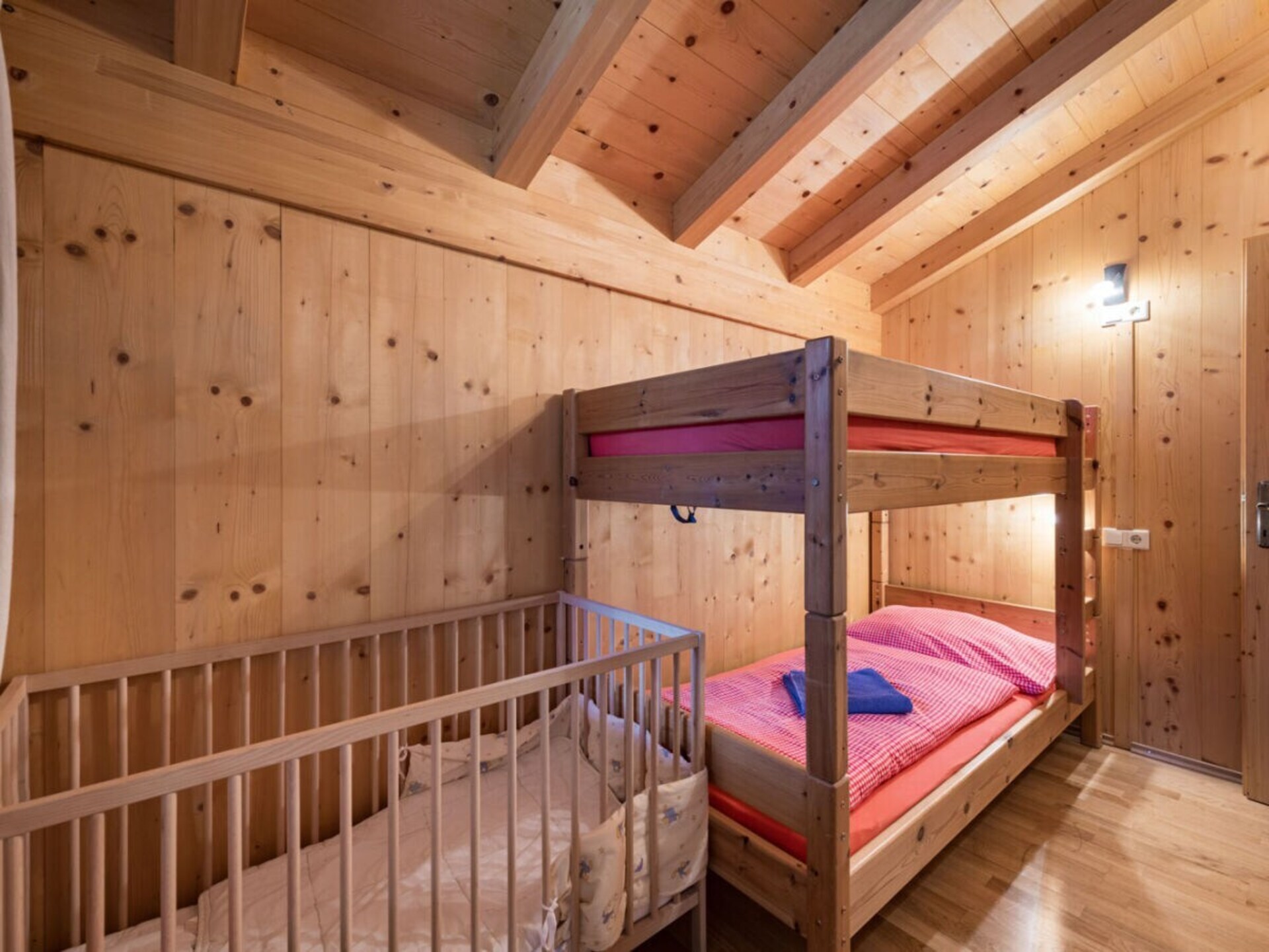 Ruim chalet met wellness en bergpanorama in Vomp, Tirol - foto 31