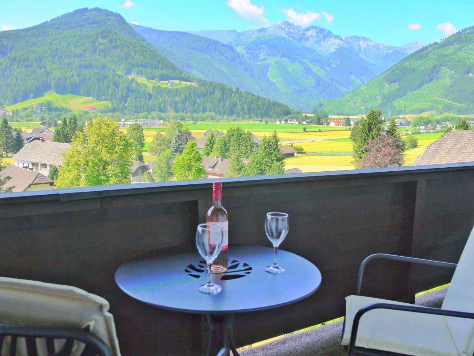 Ruim appartement op de bovenverdieping met panoramisch bergzicht in St. Michael - foto 4