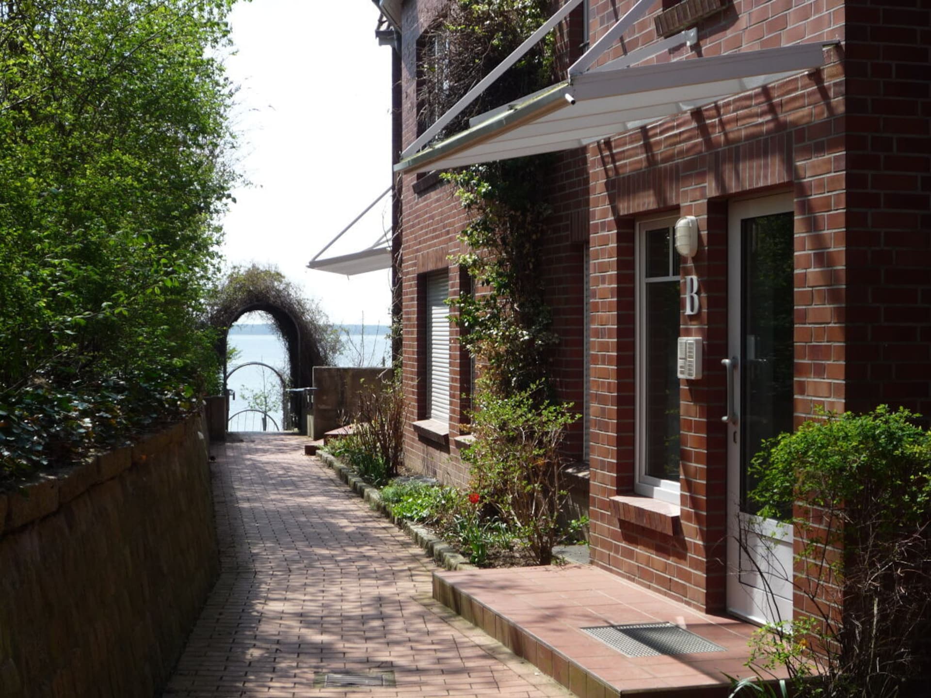 Centraal gelegen vakantiehuis in Ostseebad Rerik met uitzicht op de lagune - foto 2
