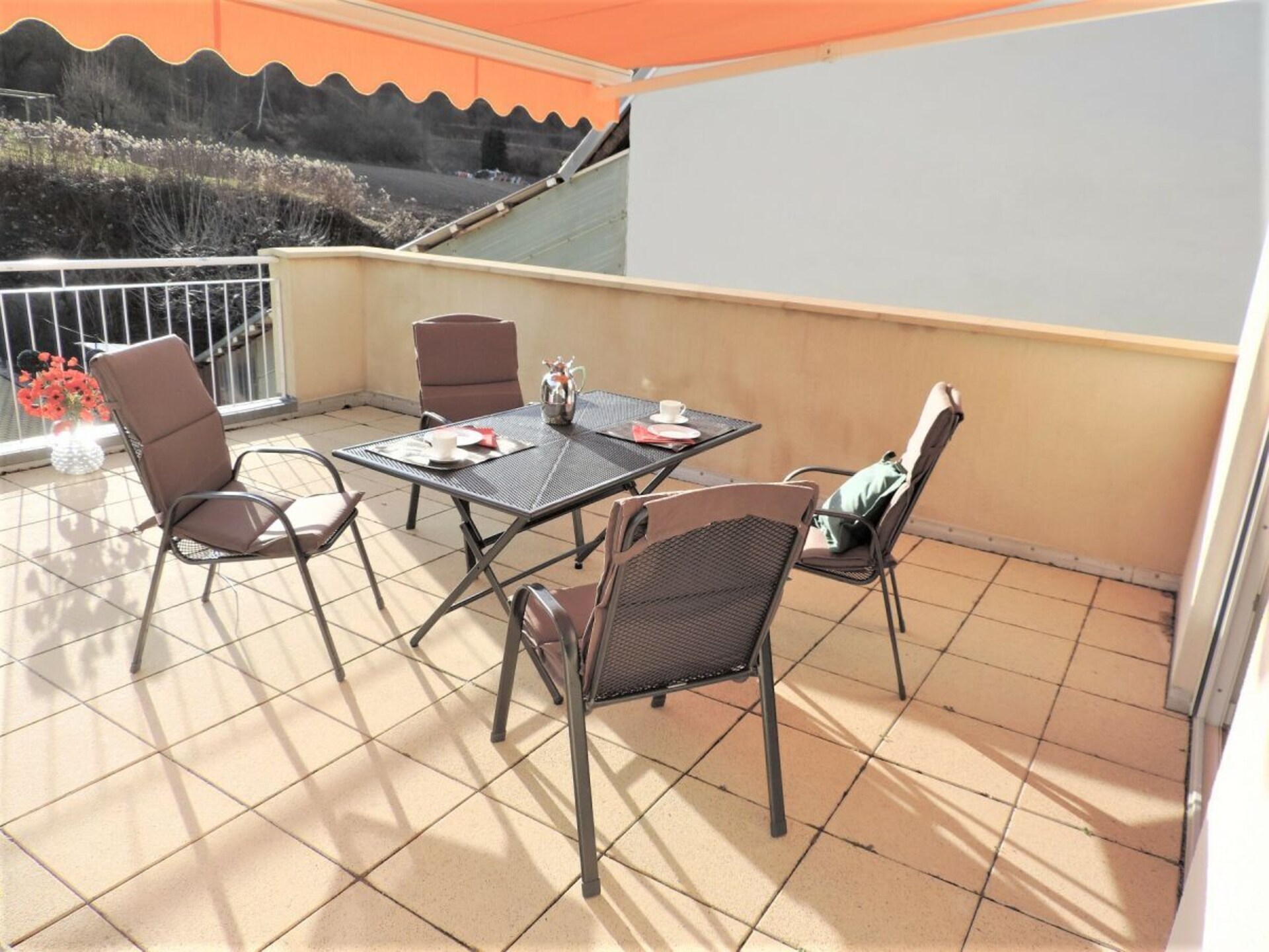 Modern vakantiehuis aan de rand van wijndorp Amoltern met dakterras - foto 11