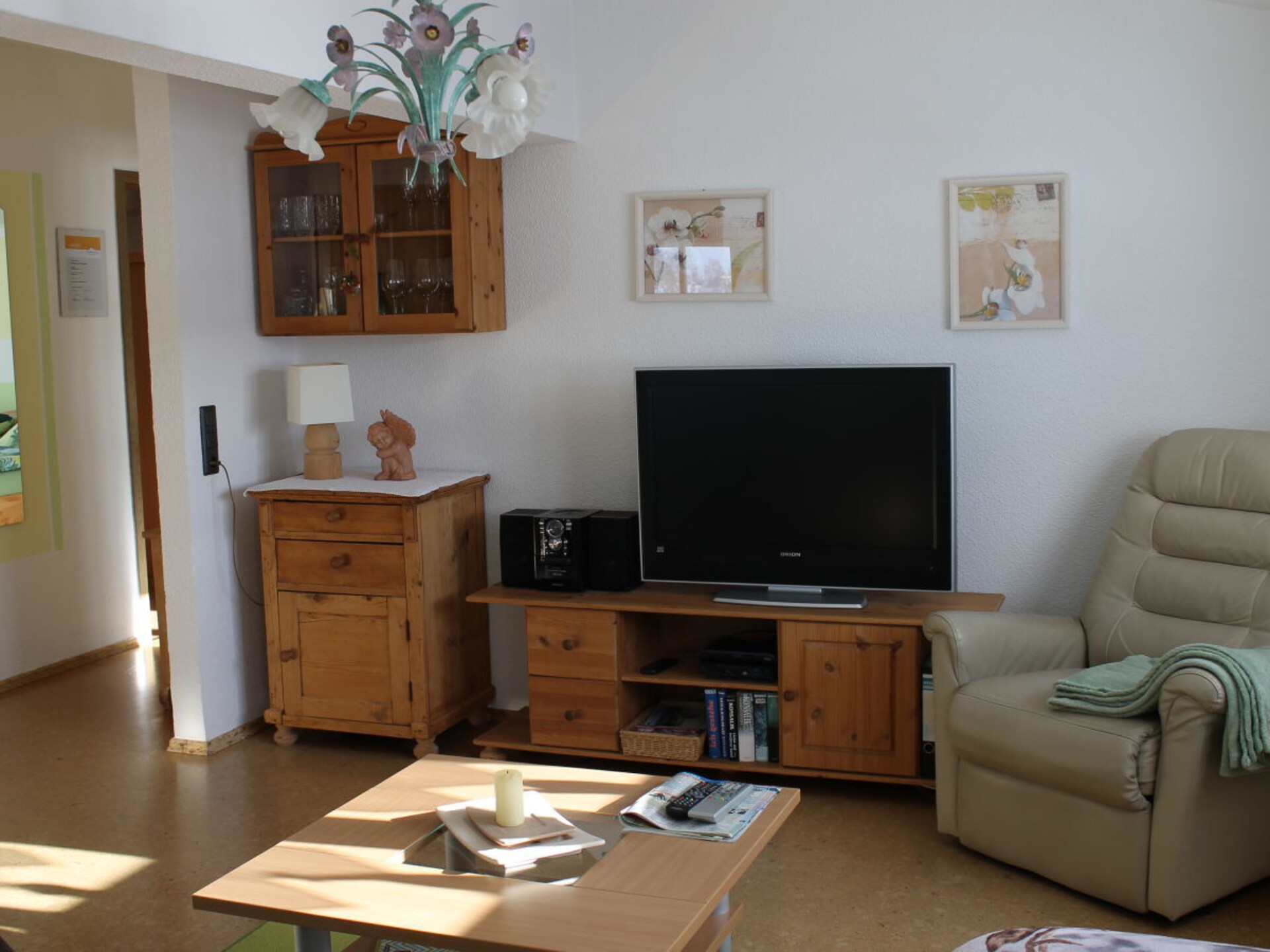 Zonnebloem studio in Hinterschmiding met uitzicht, zwembad en houtkachel - foto 9