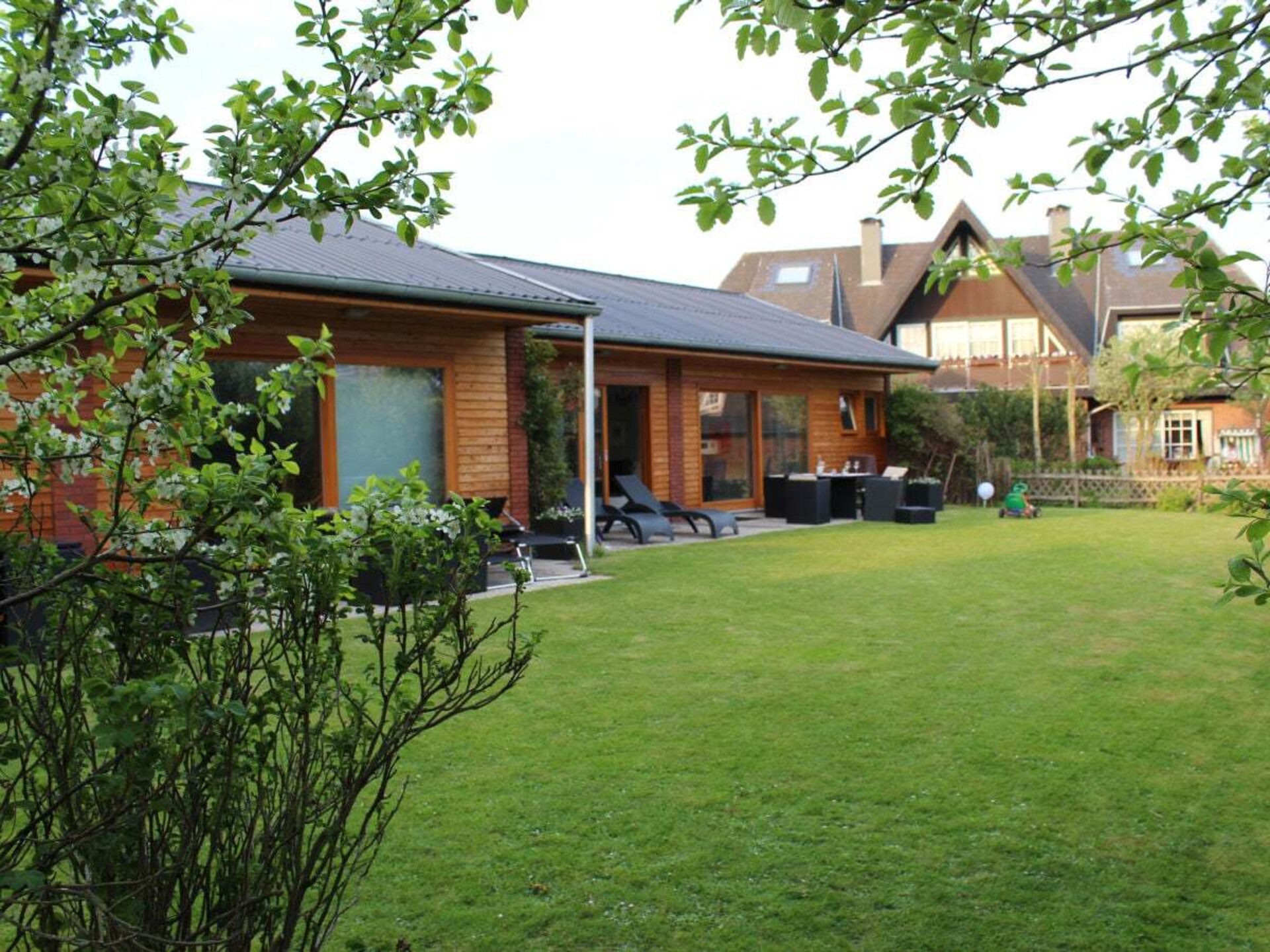 Ruime bungalow op 5 minuten van het strand in Westerland - foto 2