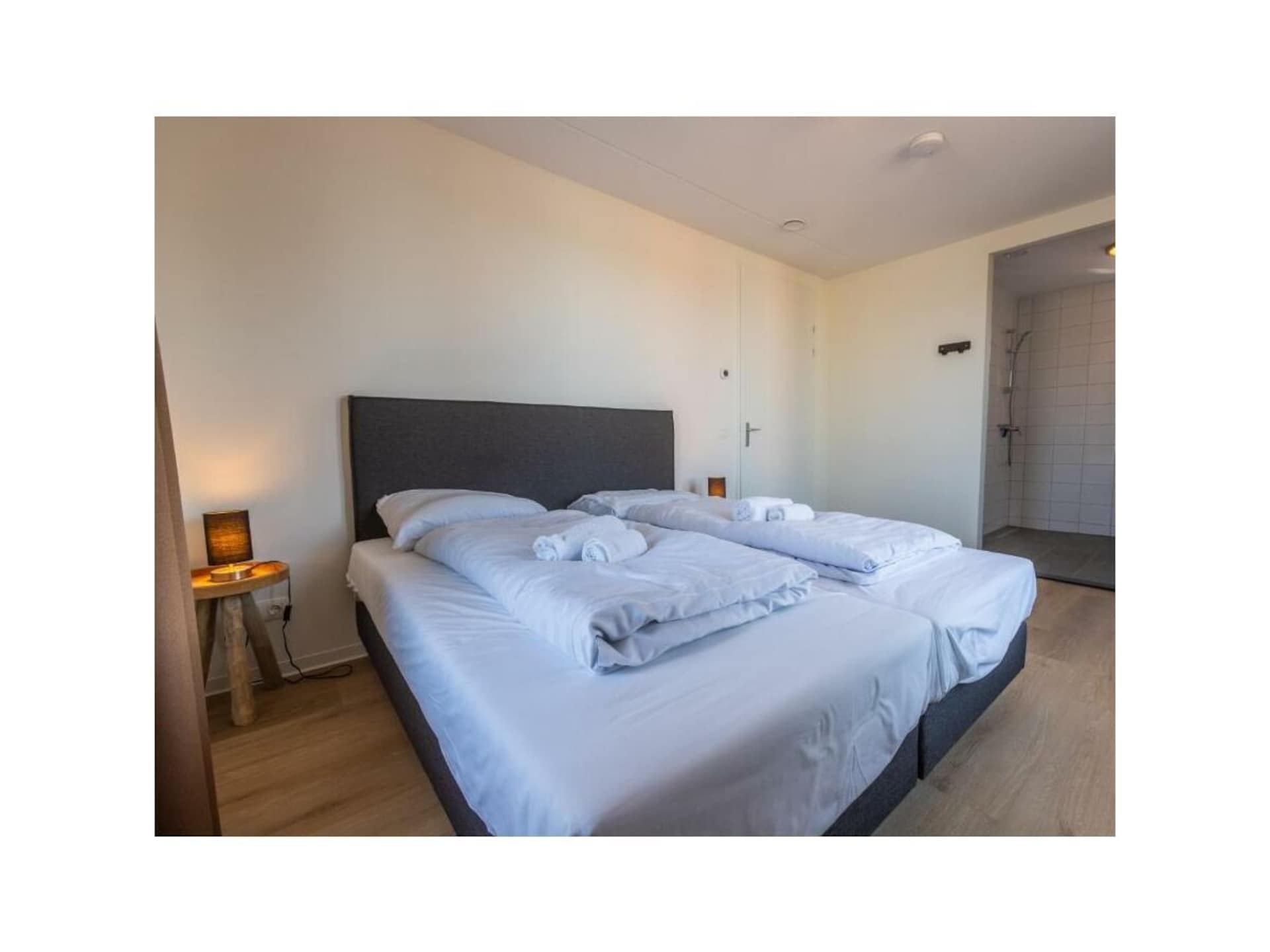 Luxe villa in Cadzand voor 10 personen met 5 en-suite badkamers - foto 9