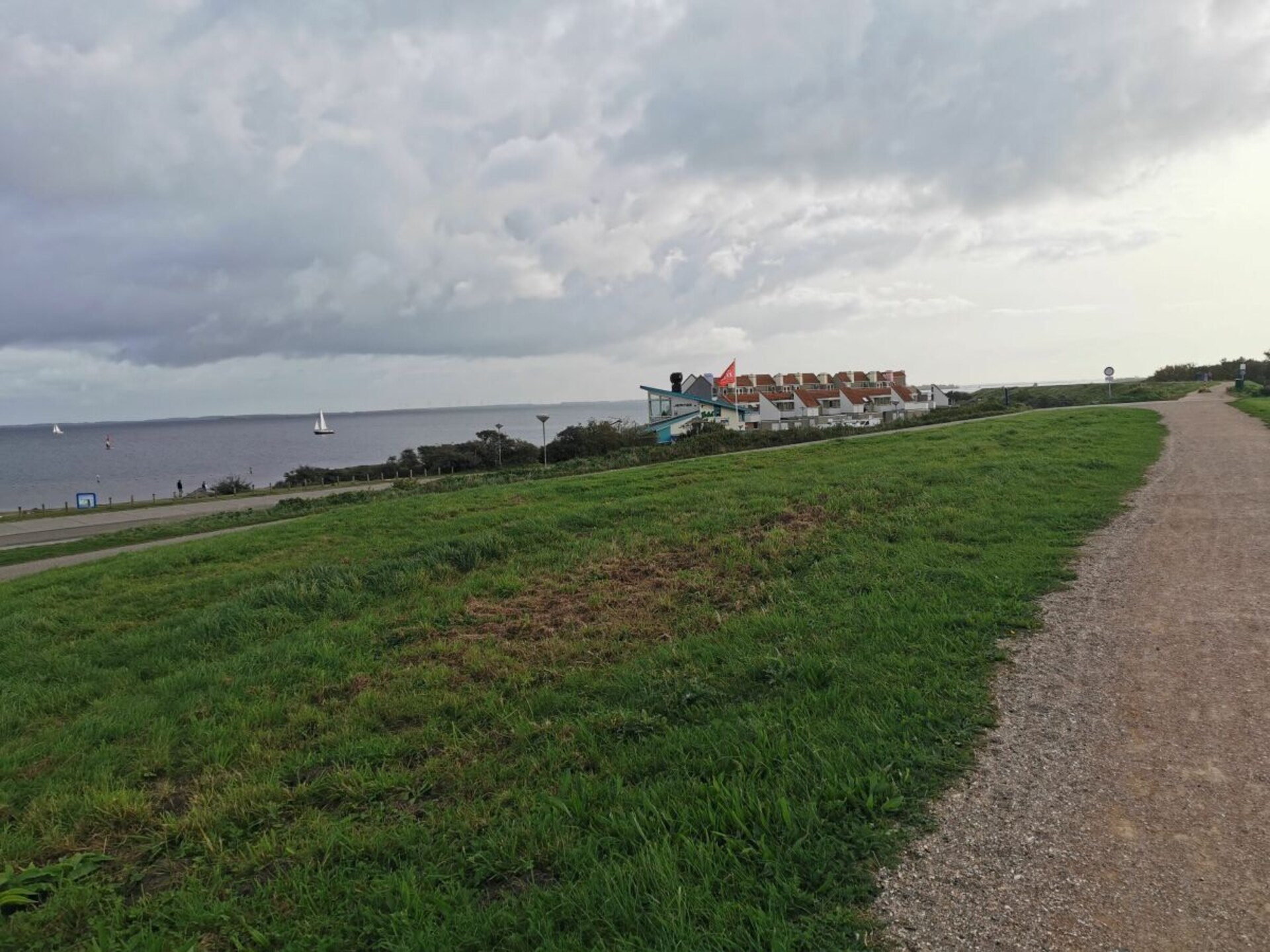 Zonnig vakantiehuis met grote tuin bij het Grevelingenmeer in Brouwershaven - foto 38