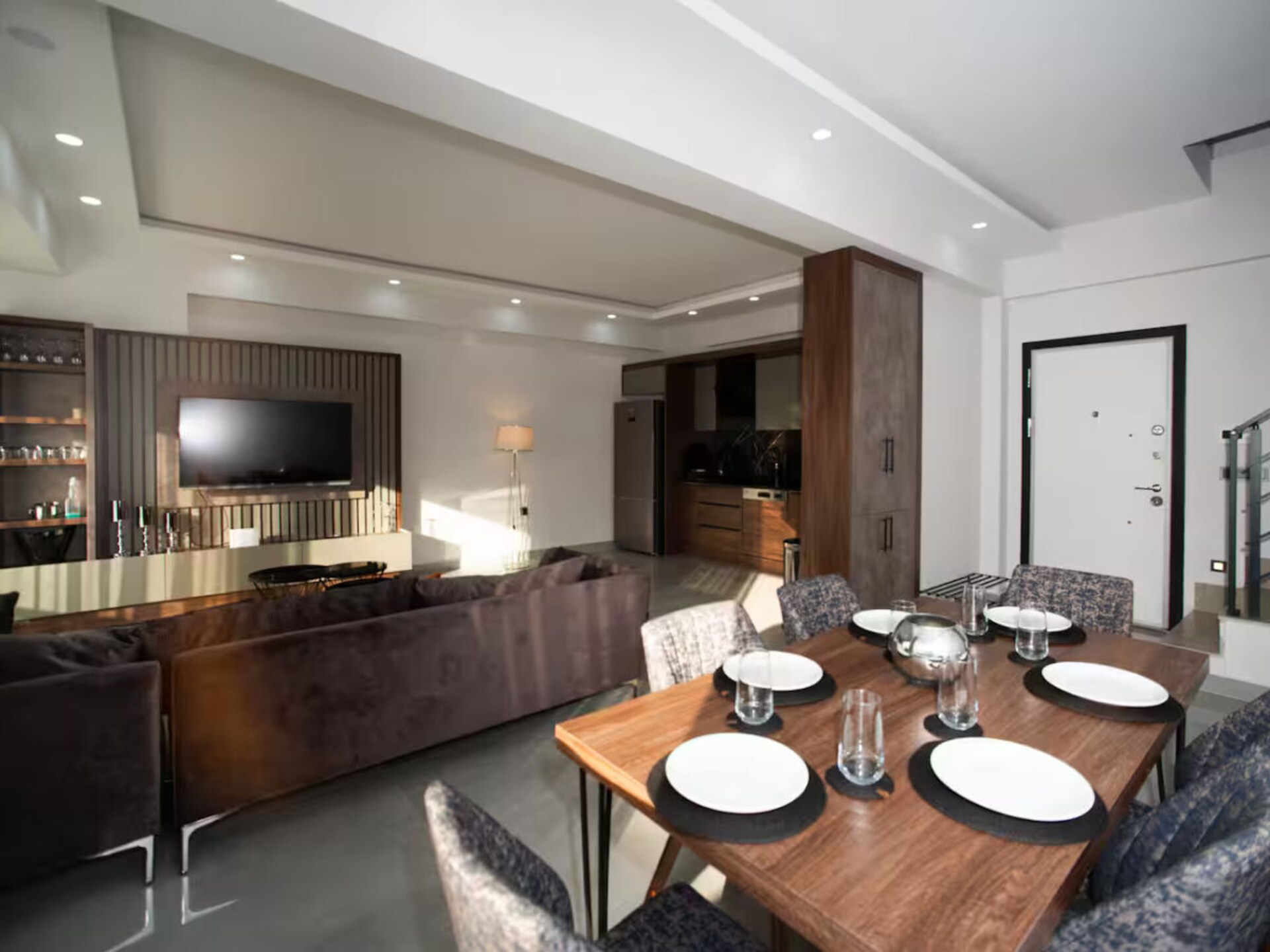 Ruime duplex voor 8 personen met balkon, vlakbij centrum van Antalya - foto 8