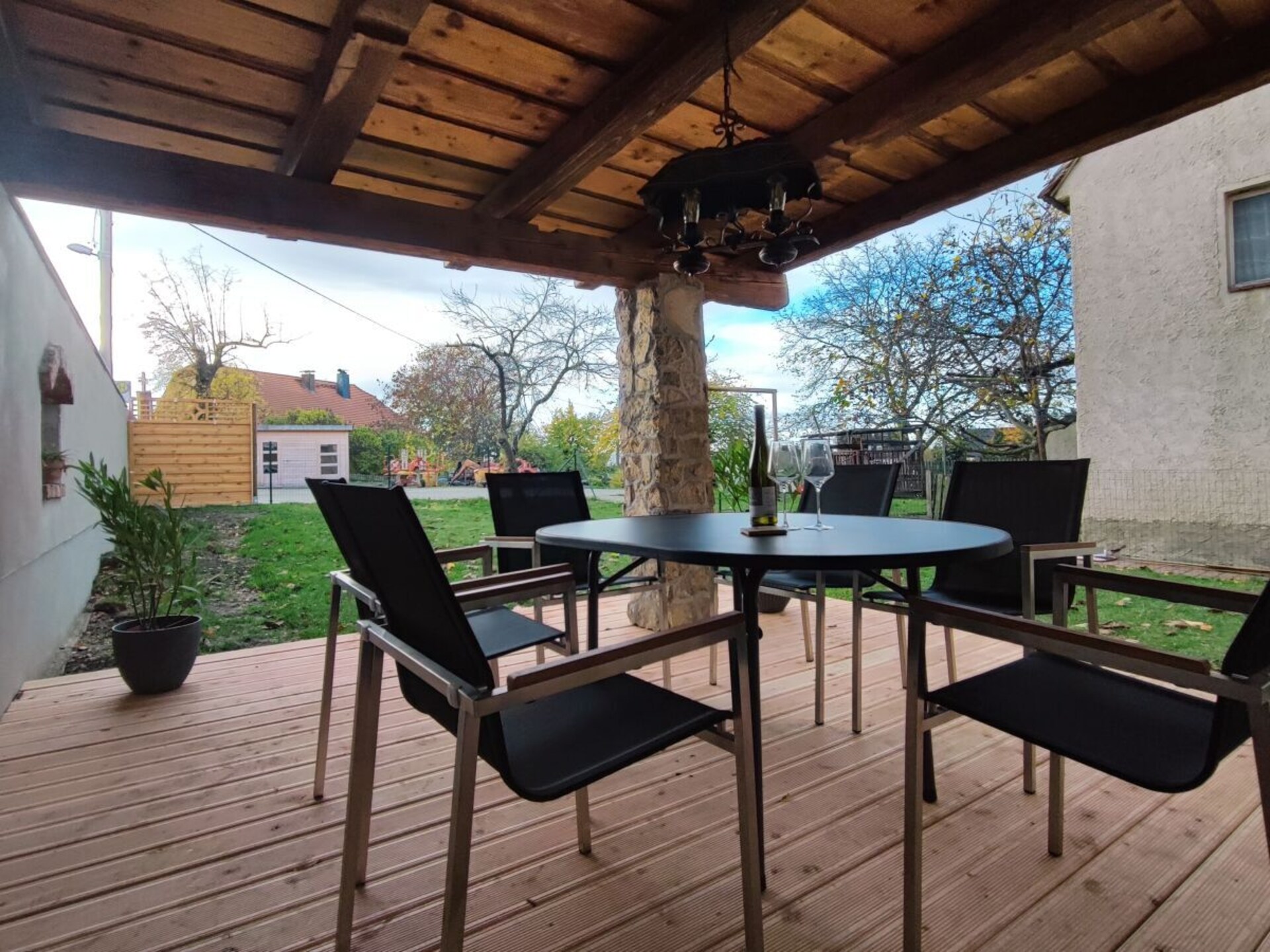 Ruim vakantiehuis Enni met tuin, 2 badkamers en houtkachel in Frohburg - foto 2