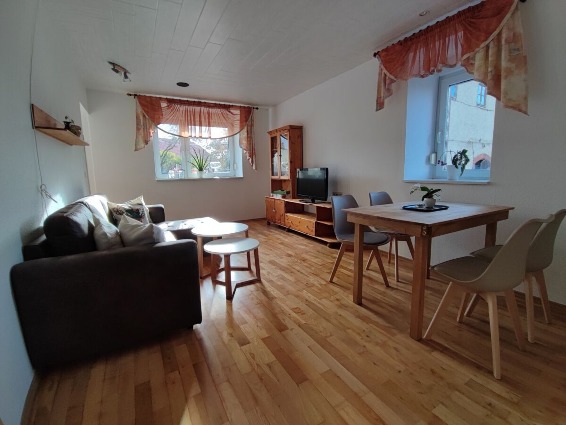 Ruim vakantiehuis Enni met tuin, 2 badkamers en houtkachel in Frohburg - foto 7