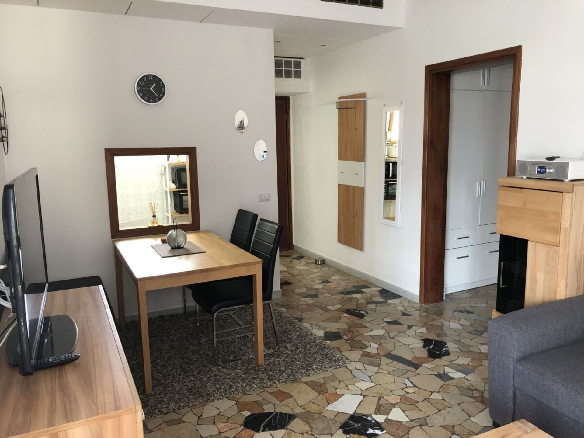 Gerenoveerd vakantiehuis in Brezzo di Bedero voor 3 personen - foto 6