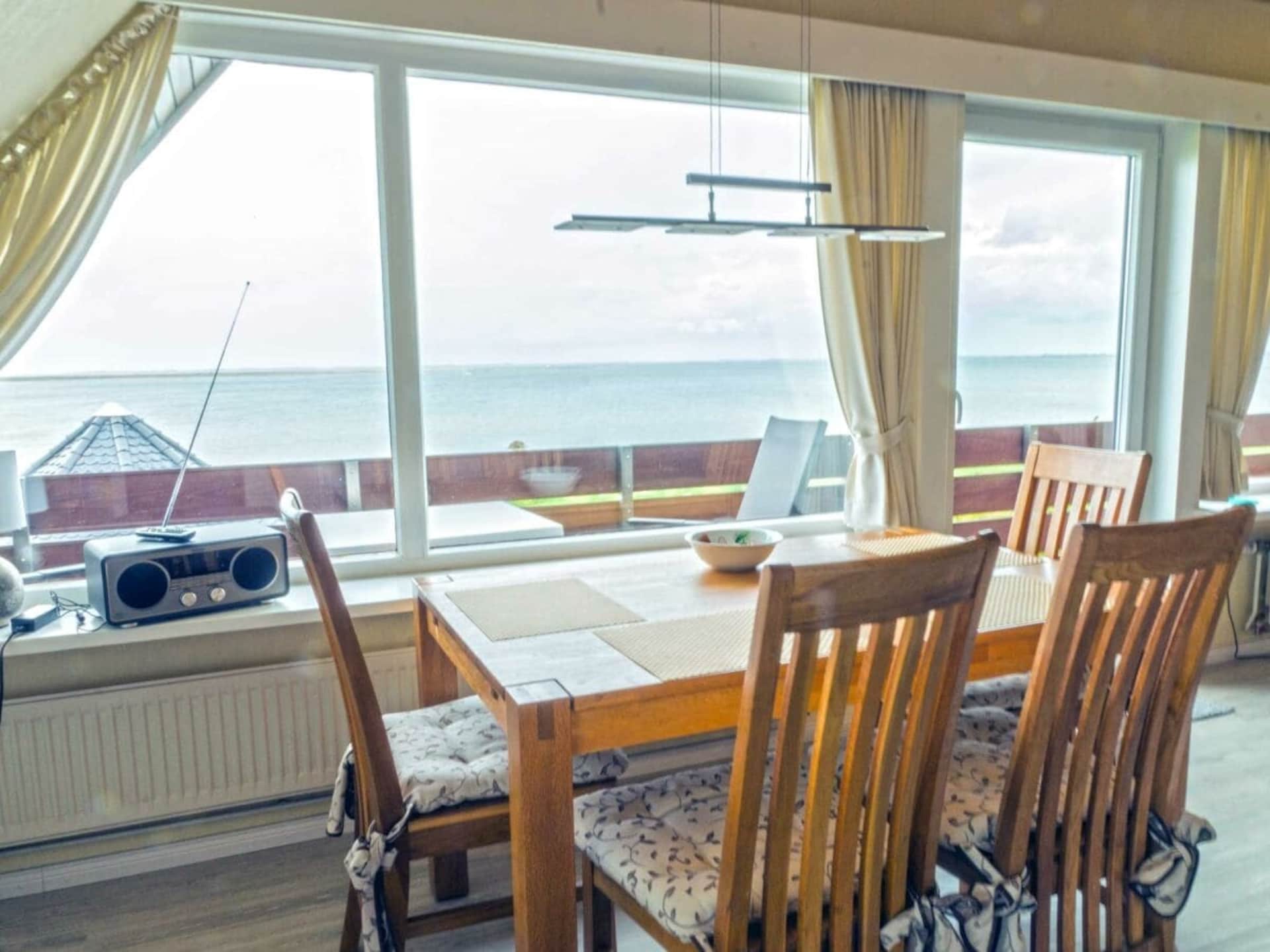 Vakantiehuis in Heiligenhafen met panoramisch uitzicht op zee - foto 9