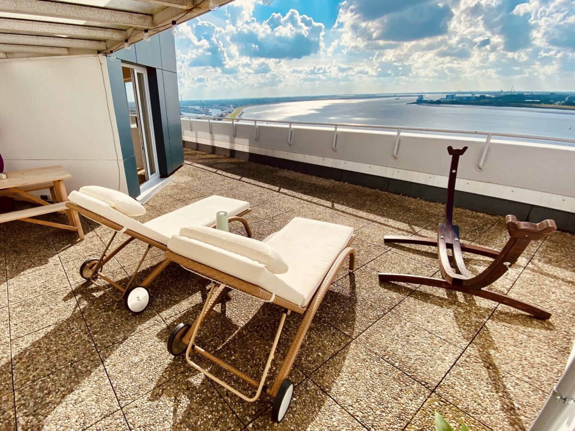 Sky Suite: Luxe Penthouse met Dakterras en Panoramisch Zeezicht in Bremerhaven - foto 3