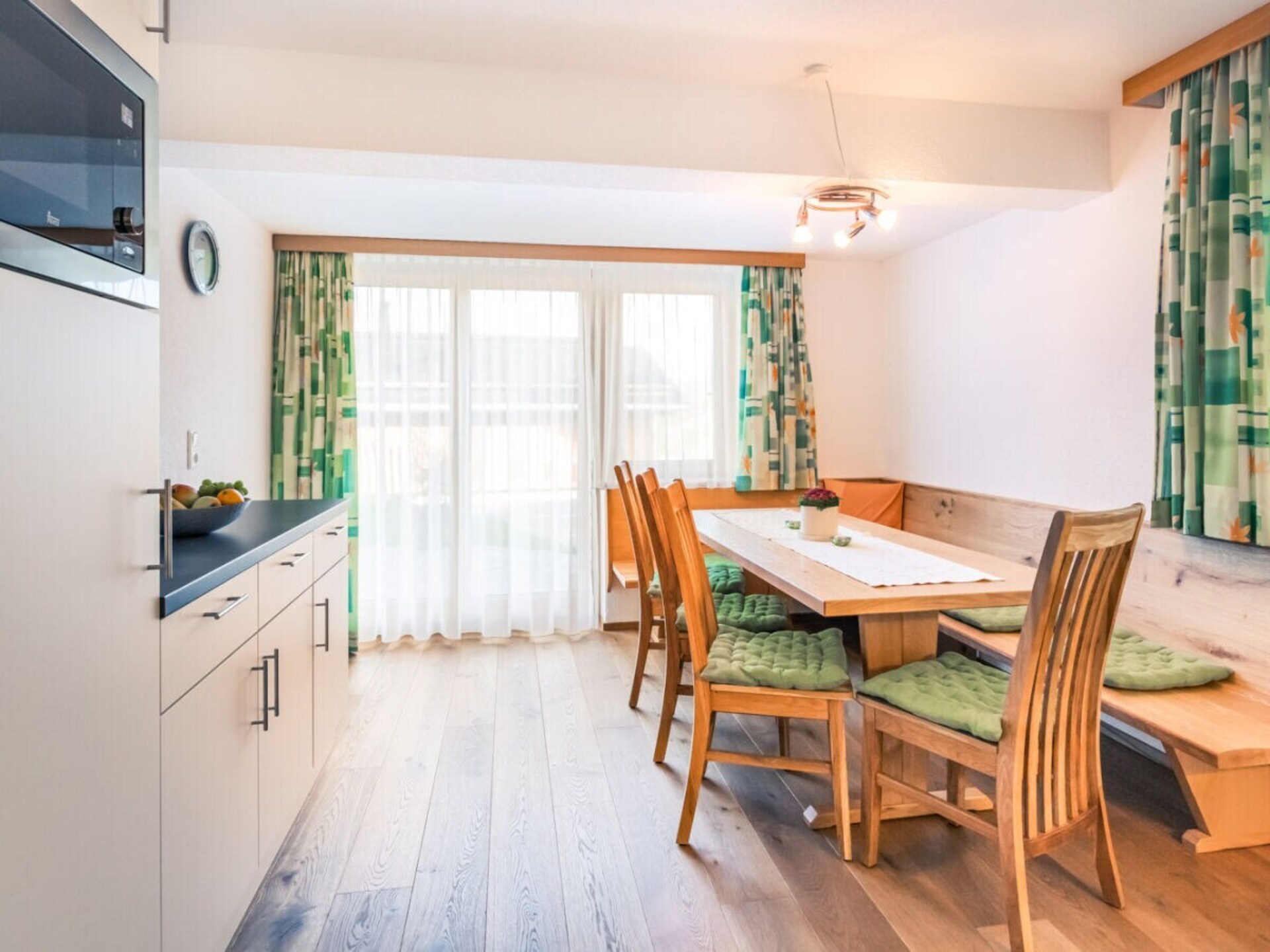 Rustiek appartement voor 8 personen in Schröcken met terras en speelkamer - foto 8