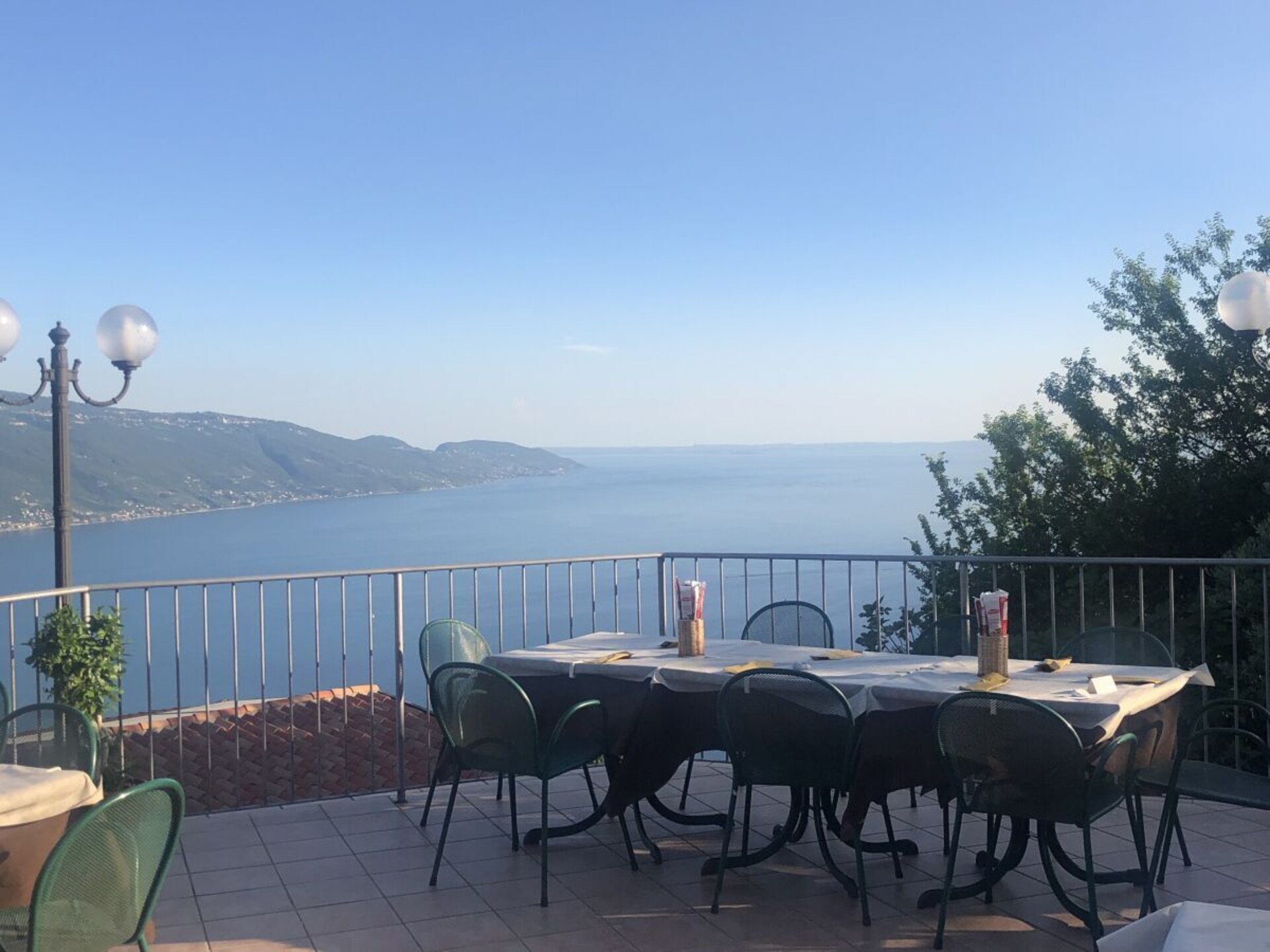 Panoramisch appartement met balkon en uitzicht op het Gardameer - foto 24