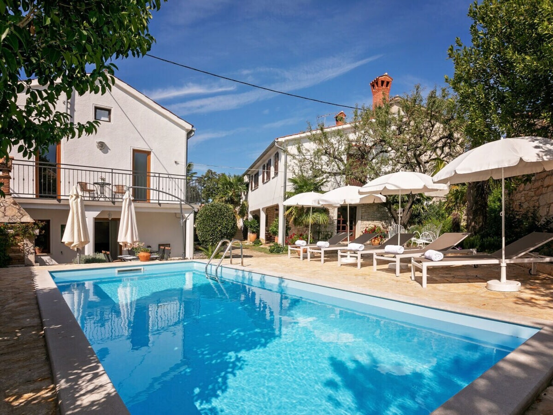 Gerenoveerd vakantiehuis voor 8 personen met privézwembad in Kaštelir - foto 4