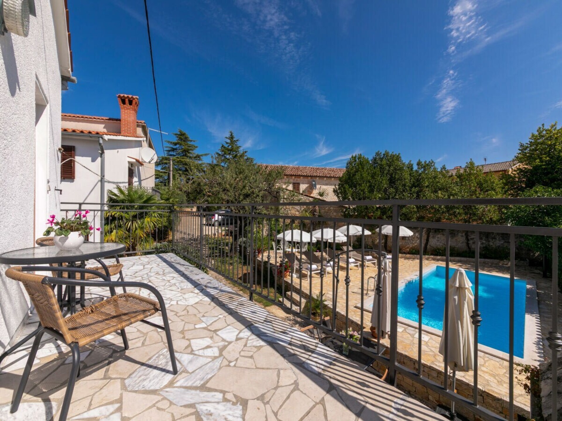 Gerenoveerd vakantiehuis voor 8 personen met privézwembad in Kaštelir - foto 6