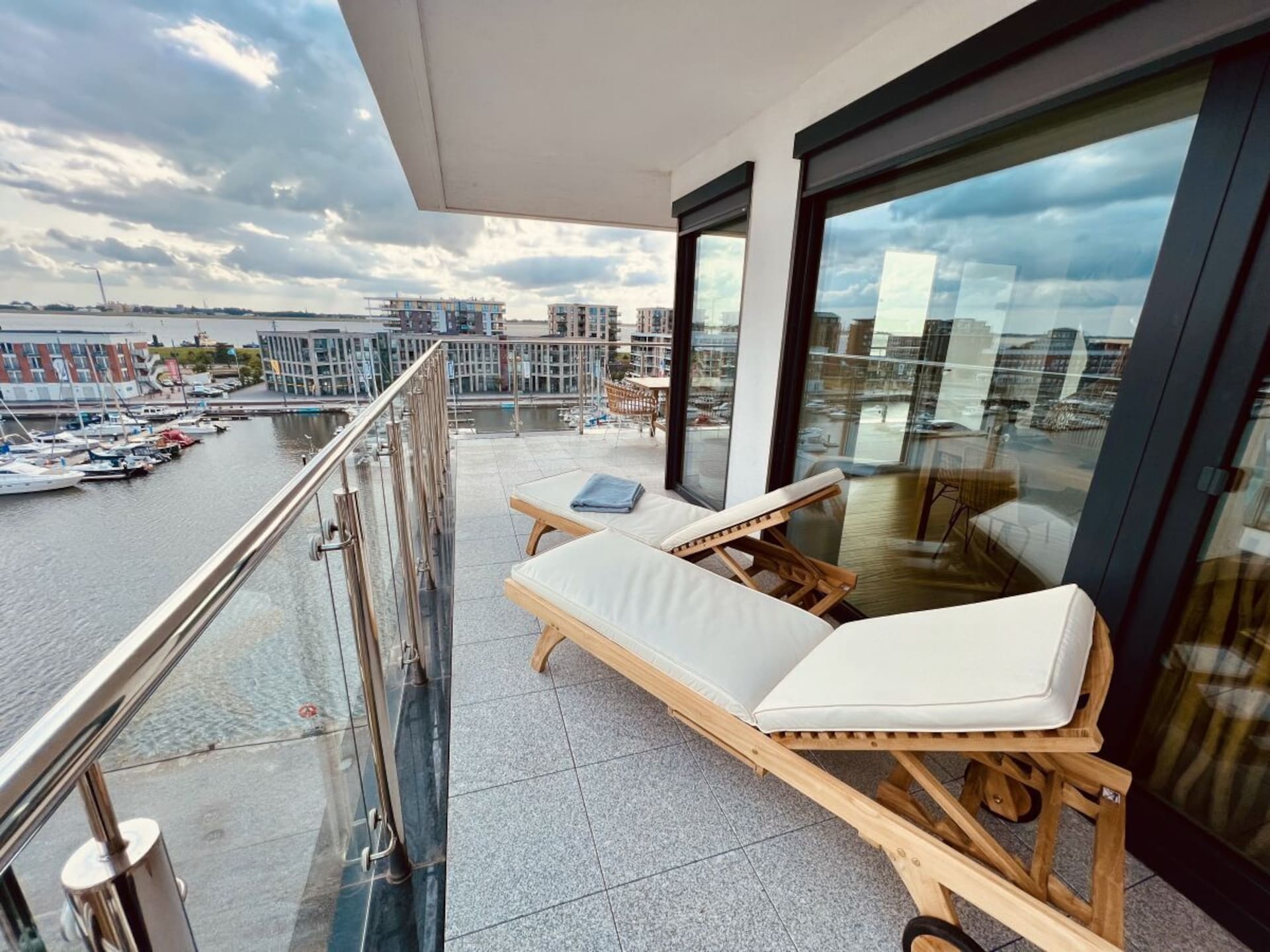 Lichte Seaside Loft in Bremerhaven voor 6 personen - foto 5