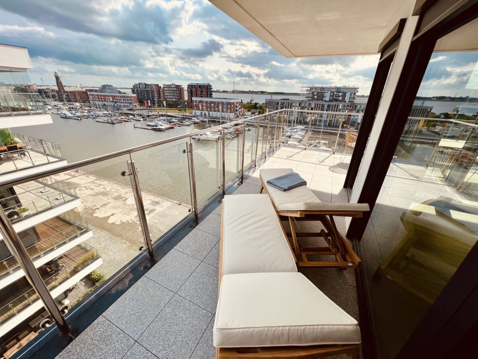 Lichte Seaside Loft in Bremerhaven voor 6 personen - foto 8