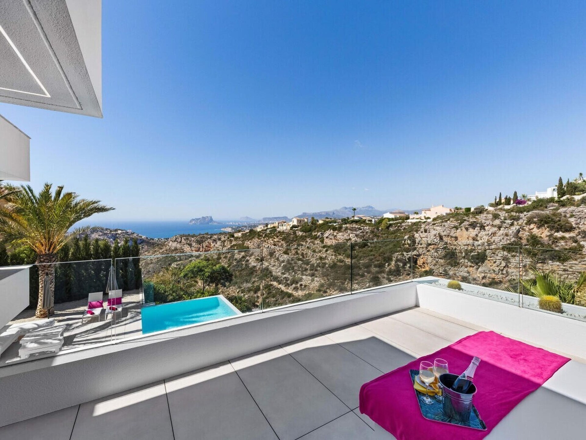 Luxe villa in Cumbre del Sol met overloopzwembad en zeezicht - foto 24