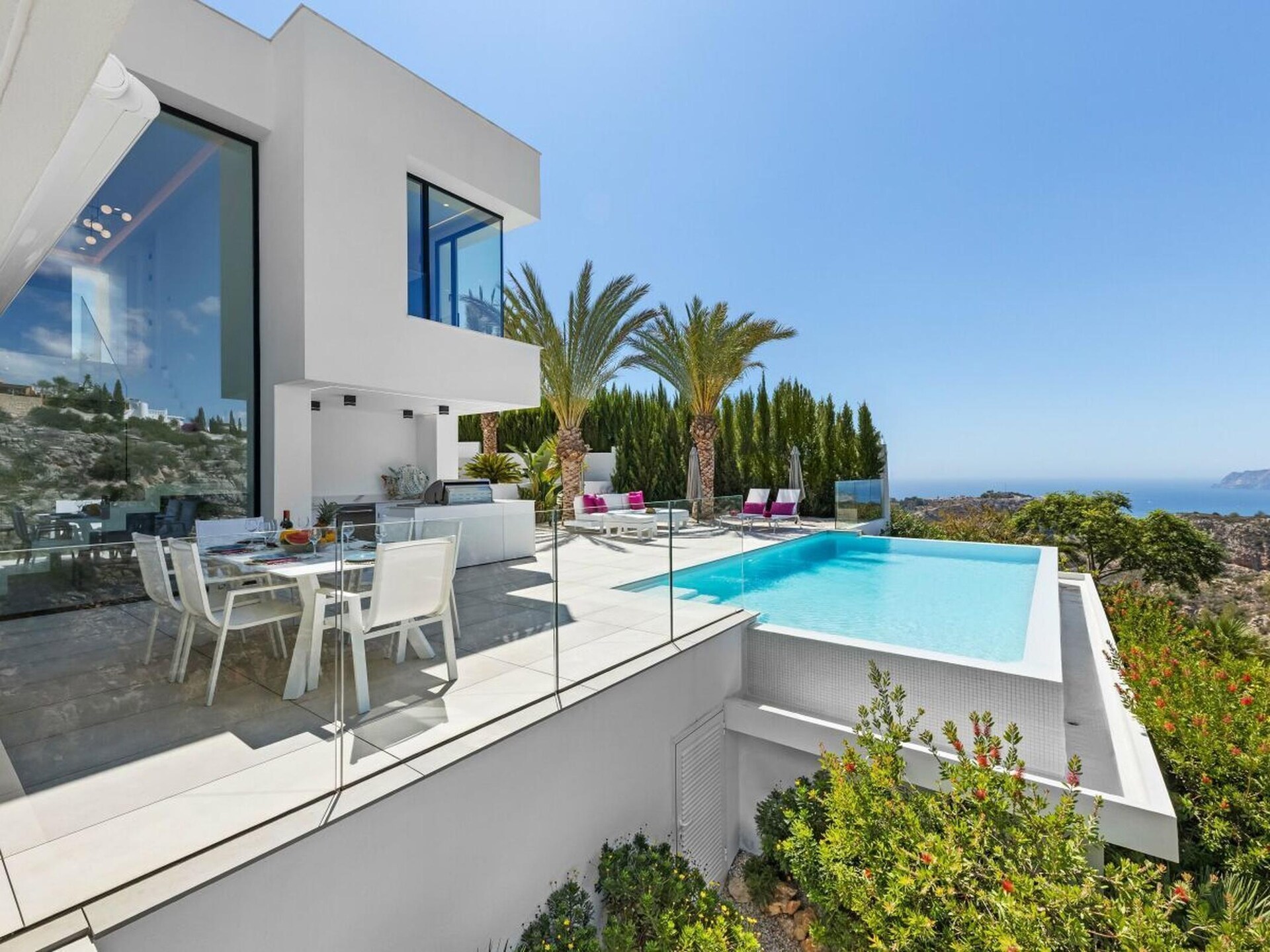 Luxe villa in Cumbre del Sol met overloopzwembad en zeezicht - foto 19