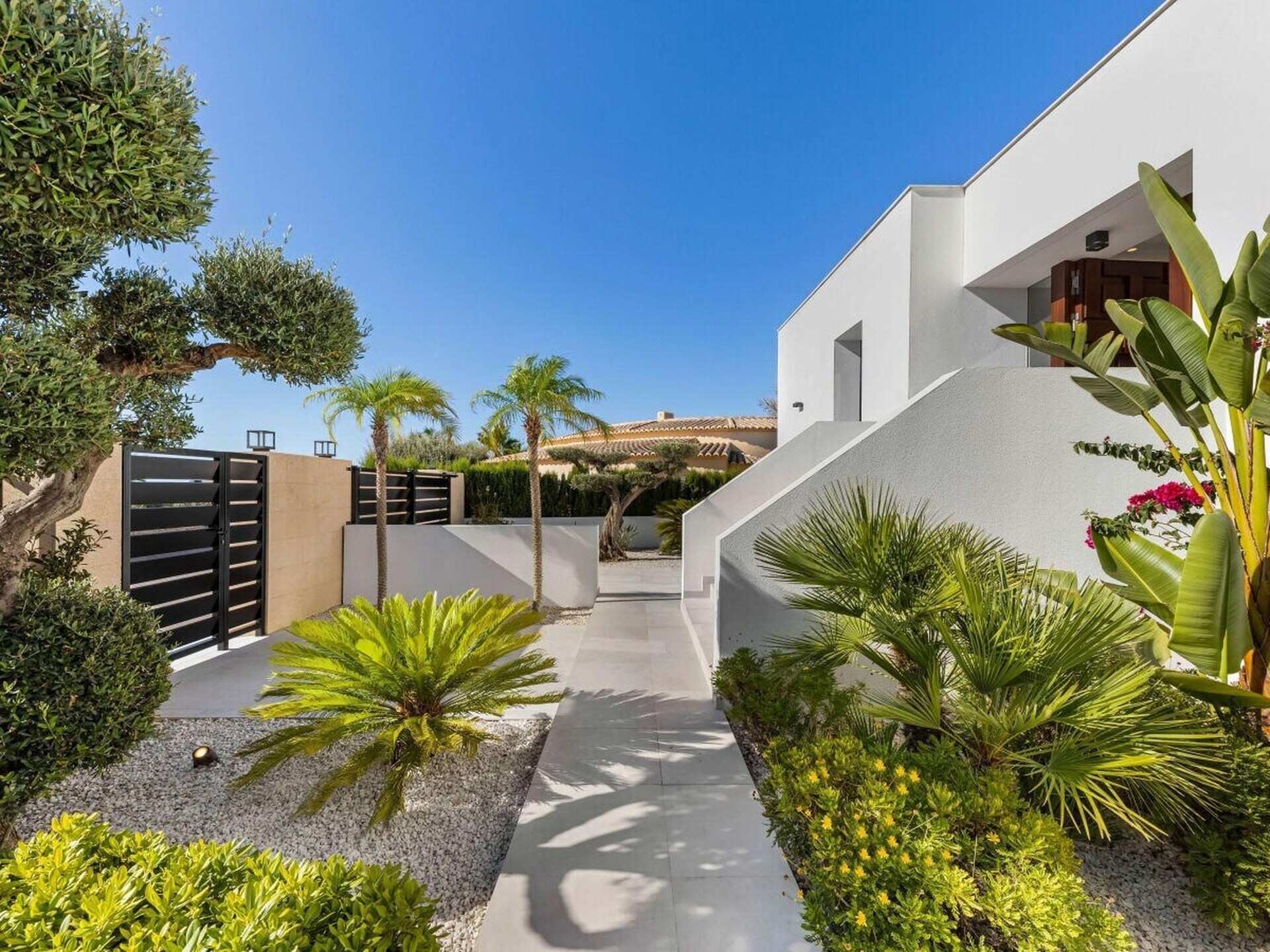 Luxe villa in Cumbre del Sol met overloopzwembad en zeezicht - foto 22
