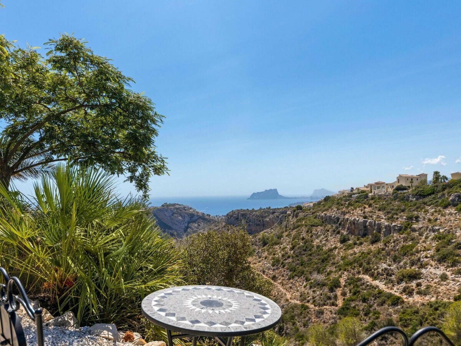 Luxe villa in Cumbre del Sol met overloopzwembad en zeezicht - foto 34