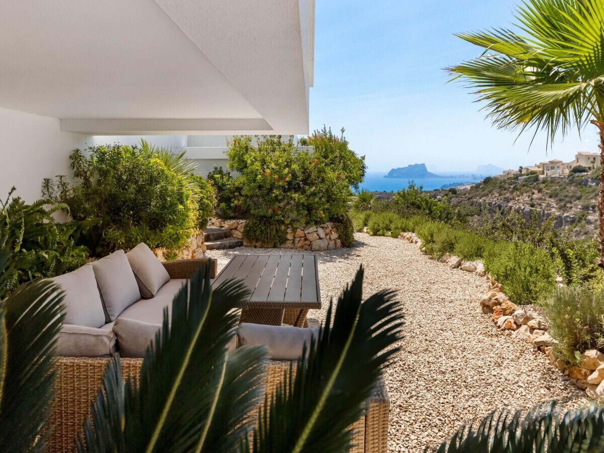 Luxe villa in Cumbre del Sol met overloopzwembad en zeezicht - foto 5