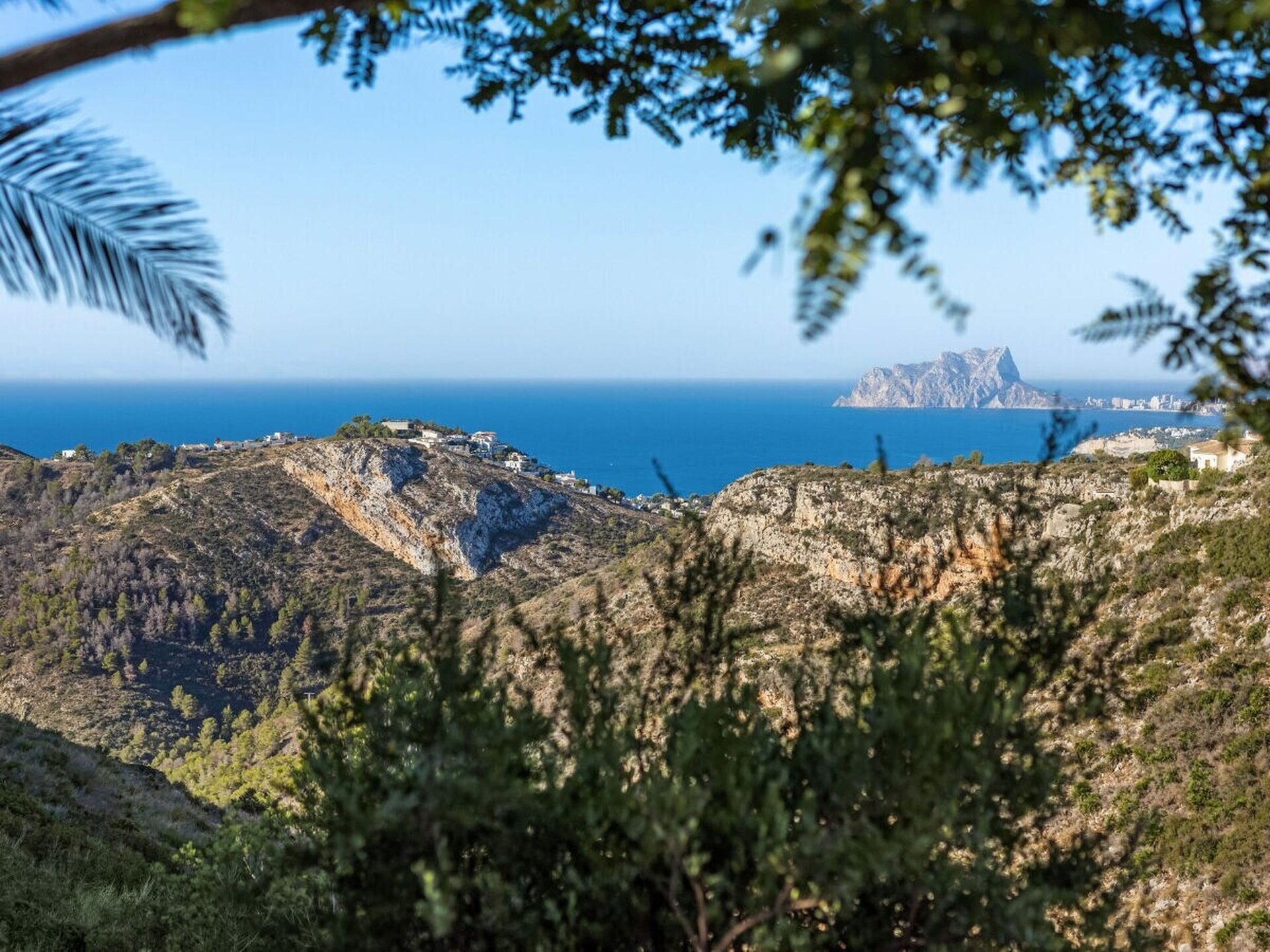 Luxe villa in Cumbre del Sol met overloopzwembad en zeezicht - foto 35