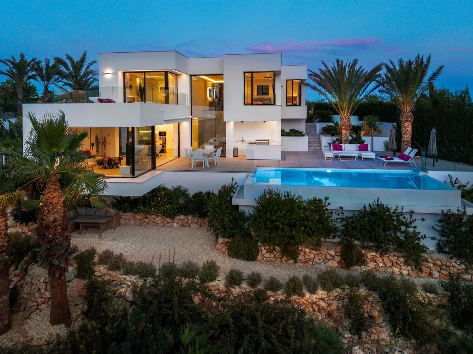 Luxe villa in Cumbre del Sol met overloopzwembad en zeezicht - foto 23