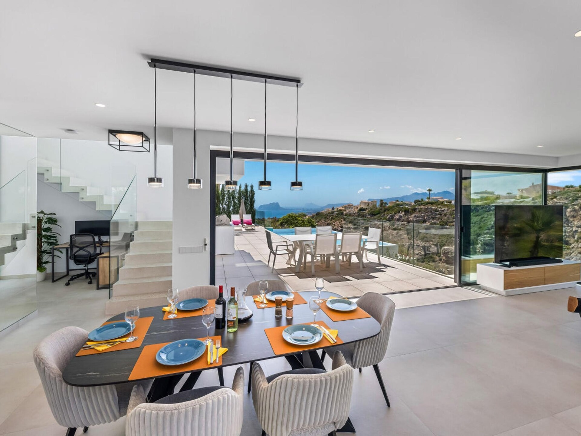 Luxe villa in Cumbre del Sol met overloopzwembad en zeezicht - foto 3