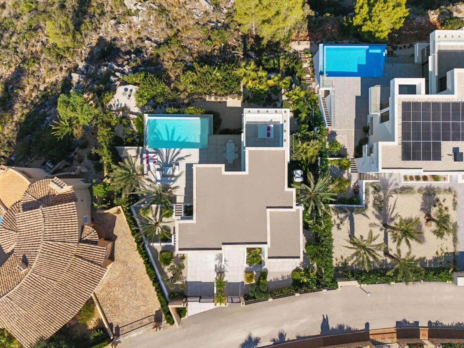 Luxe villa in Cumbre del Sol met overloopzwembad en zeezicht - foto 31