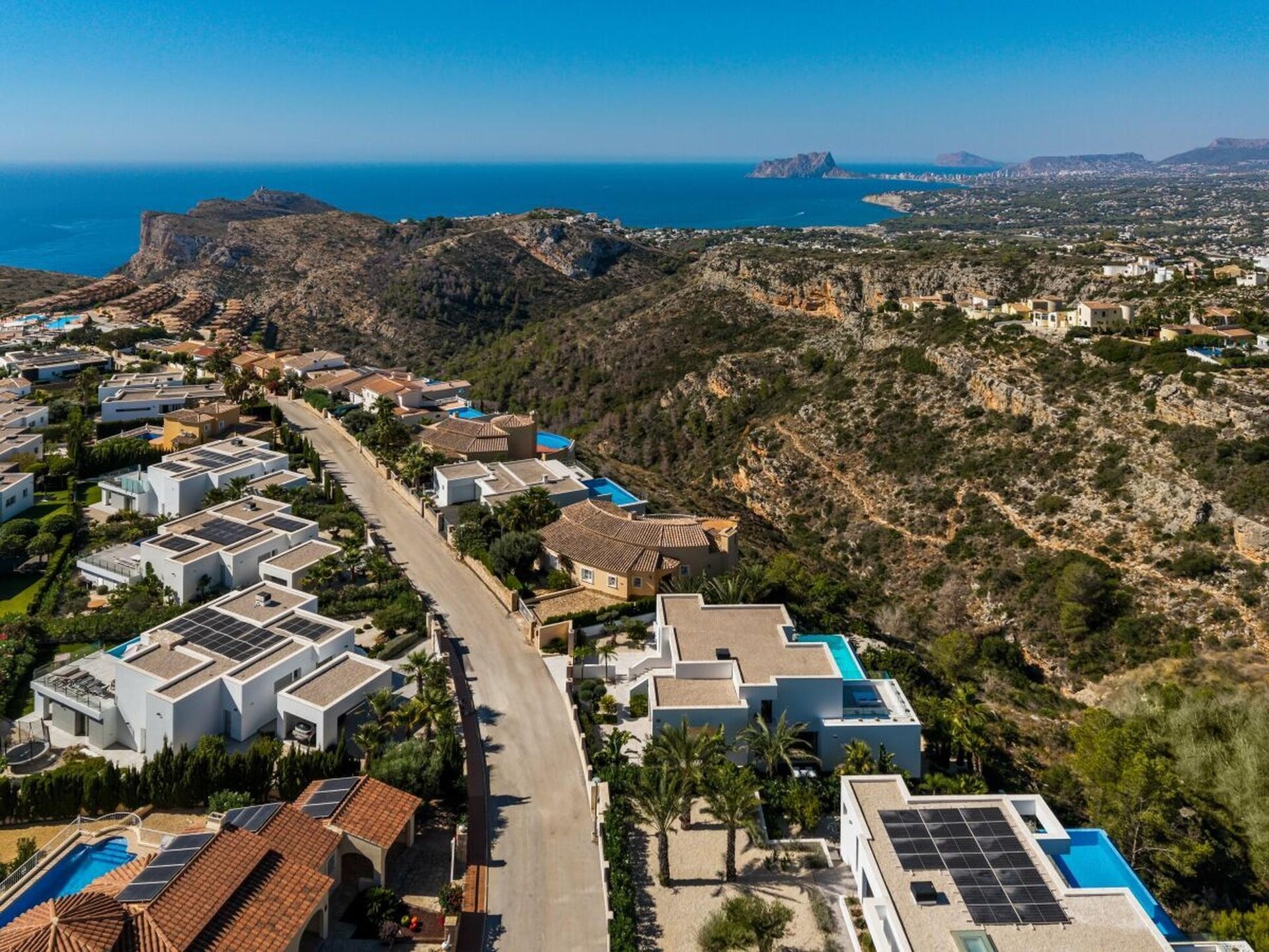 Luxe villa in Cumbre del Sol met overloopzwembad en zeezicht - foto 42