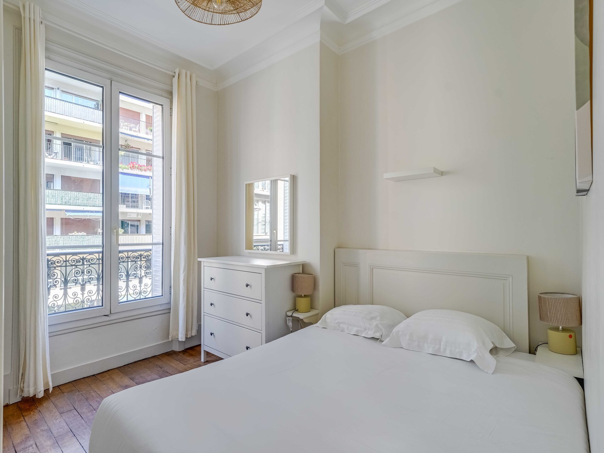 Ruim 3-kamerappartement in het 17e arrondissement, vlakbij Batignolles - foto 4