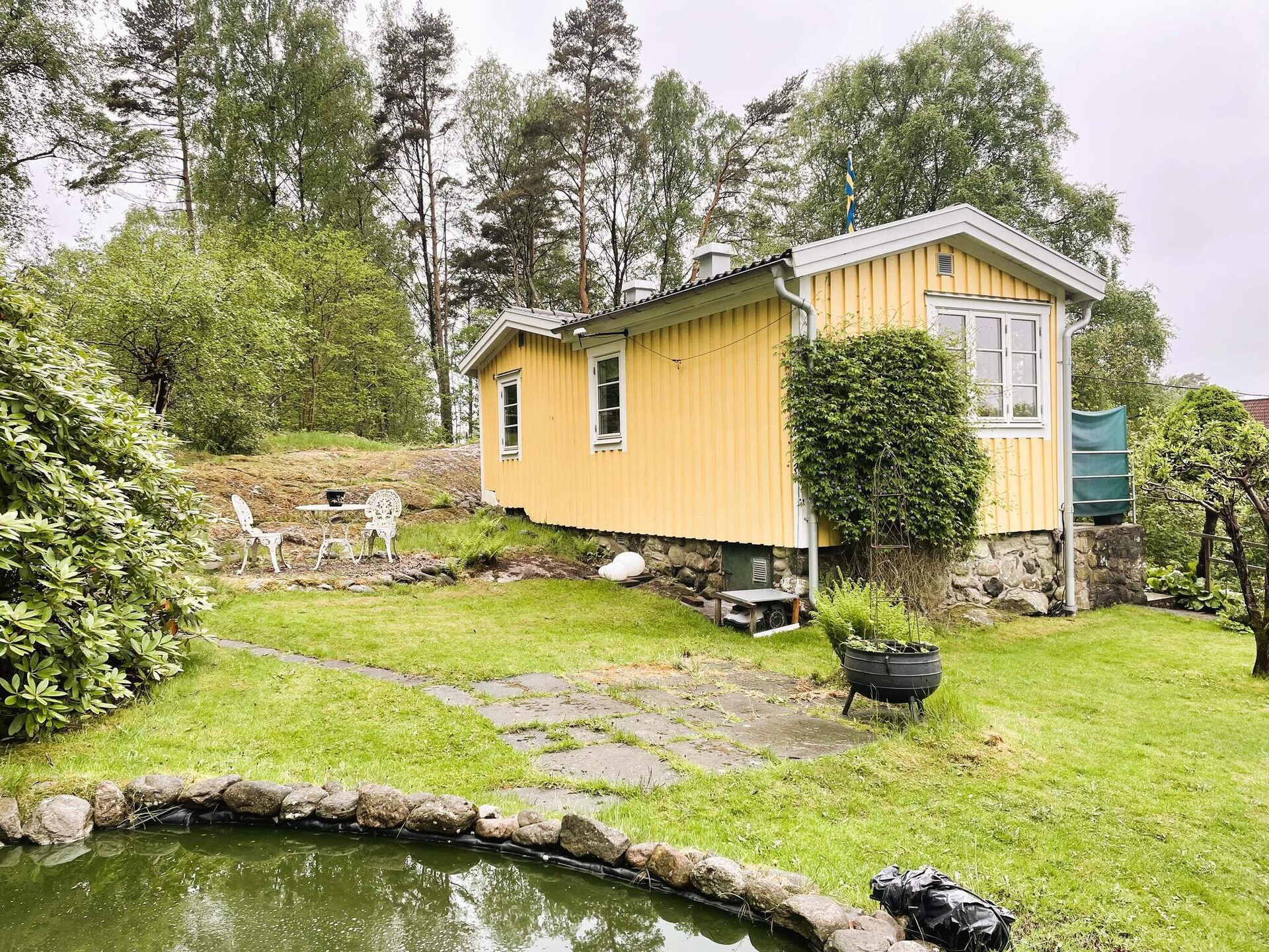 Knus geel vakantiehuisje aan de golfbaan bij Stenungsund - foto 5