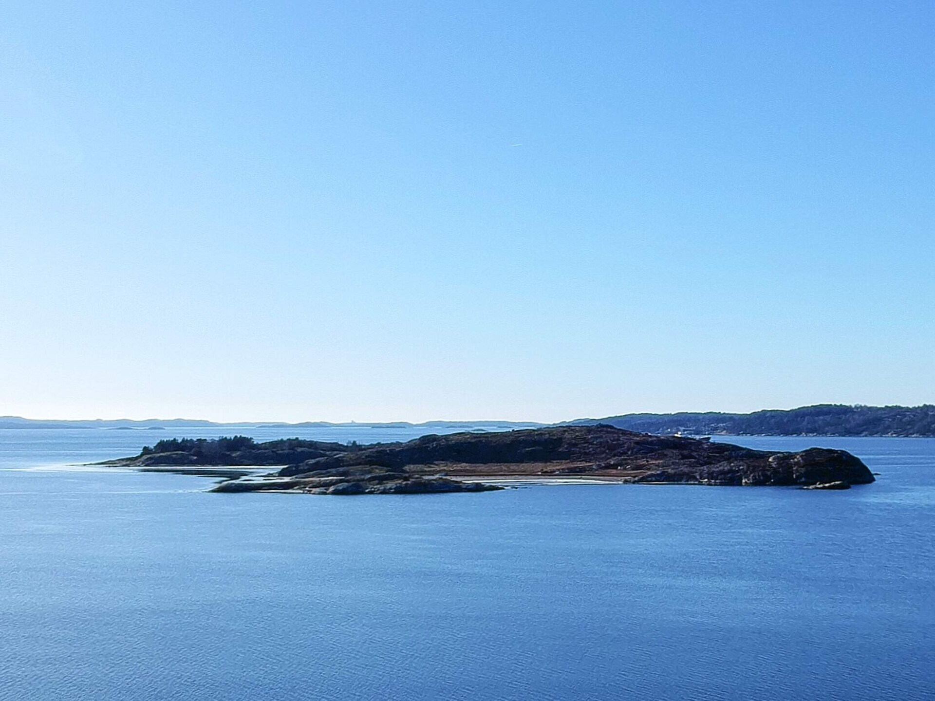 Knus geel vakantiehuisje aan de golfbaan bij Stenungsund - foto 12