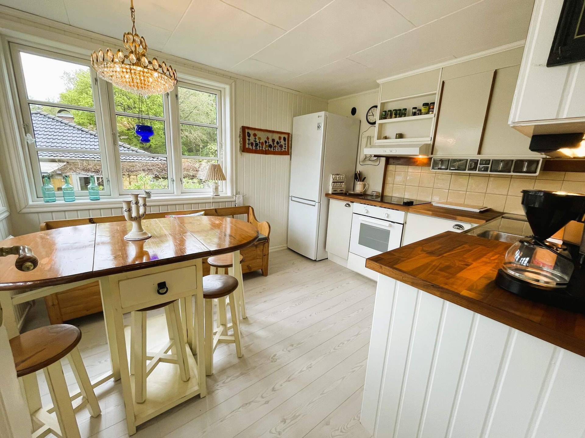 Knus geel vakantiehuisje aan de golfbaan bij Stenungsund - foto 13