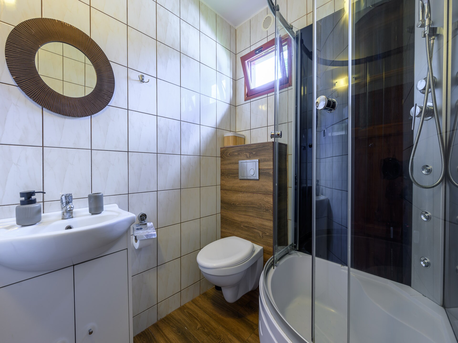 Rustgevend vakantiehuis in Darlowo met eigen jacuzzi · 2 slk - foto 14
