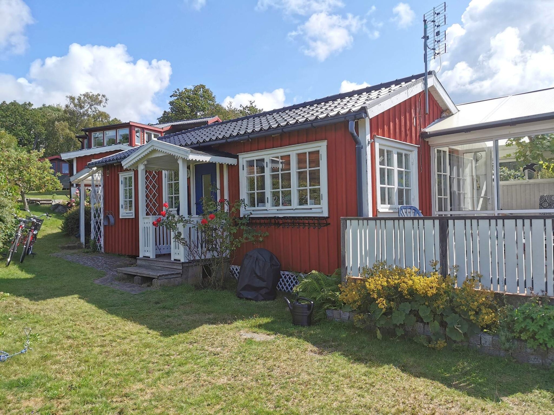 Sfeervol rood vakantiehuis nabij de kust in Falkenberg - foto 2