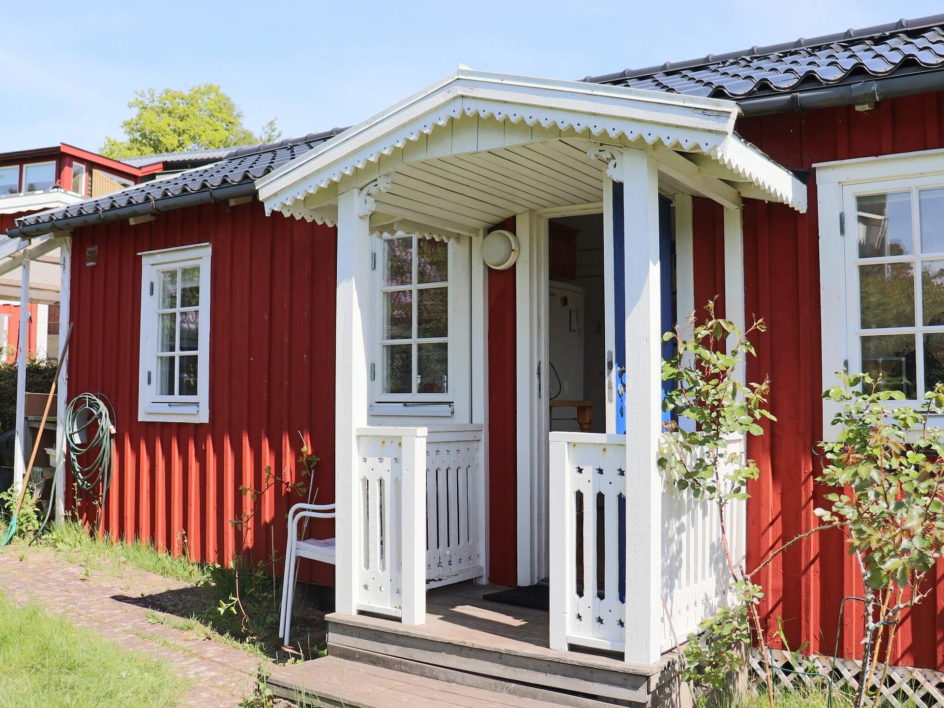 Sfeervol rood vakantiehuis nabij de kust in Falkenberg - foto 1