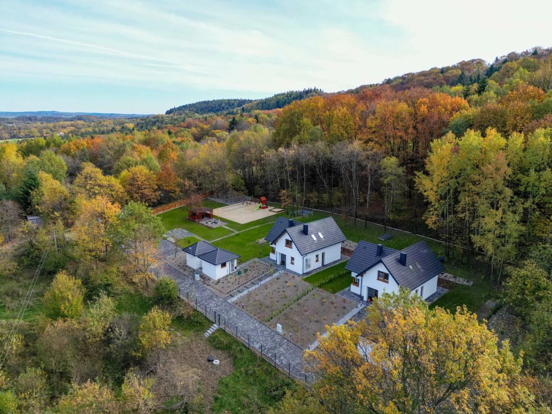 Stijlvol vakantiehuis met wellnessfaciliteiten in bosrijke omgeving - foto 2