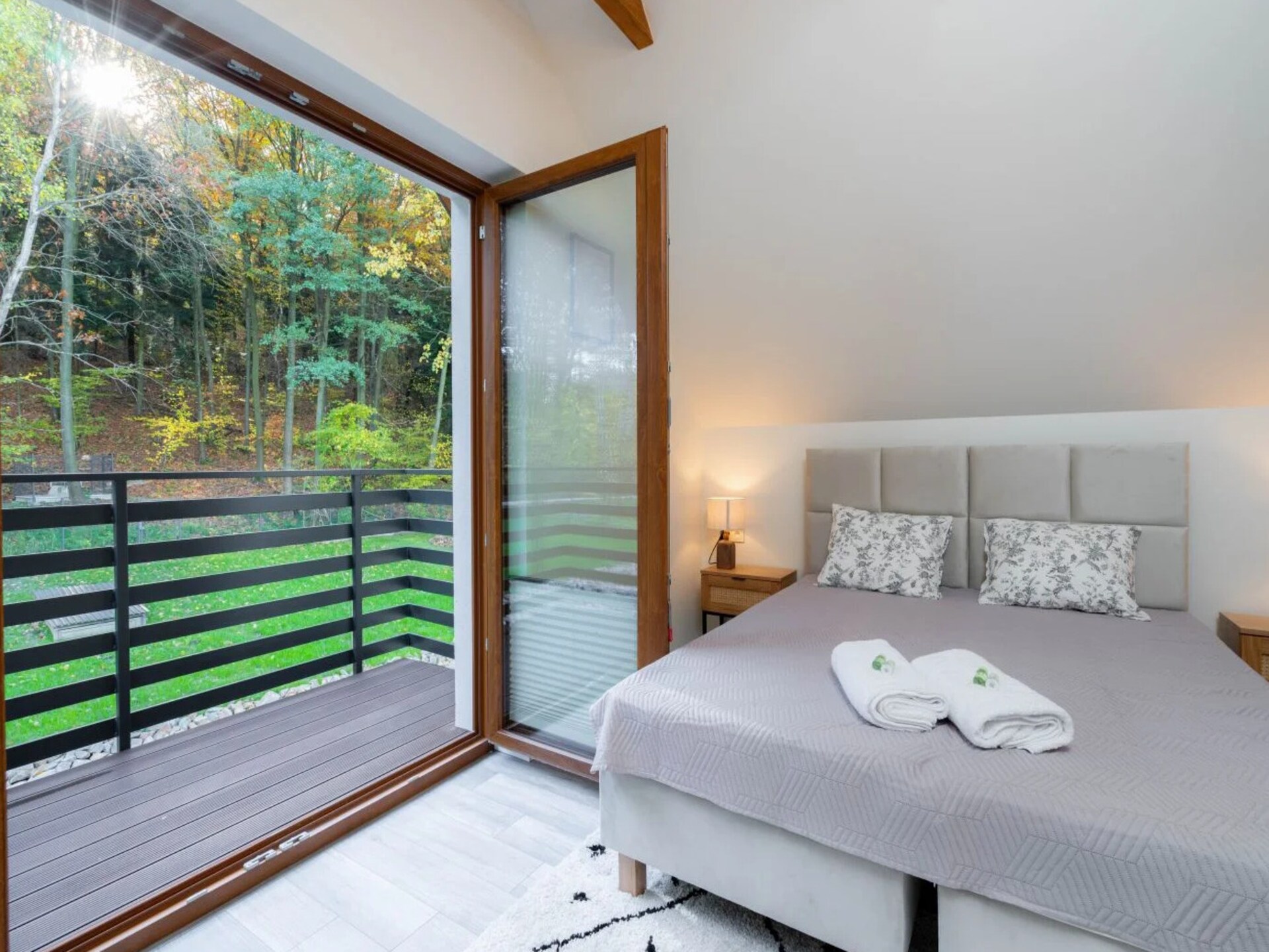 Stijlvol vakantiehuis met wellnessfaciliteiten in bosrijke omgeving - foto 21