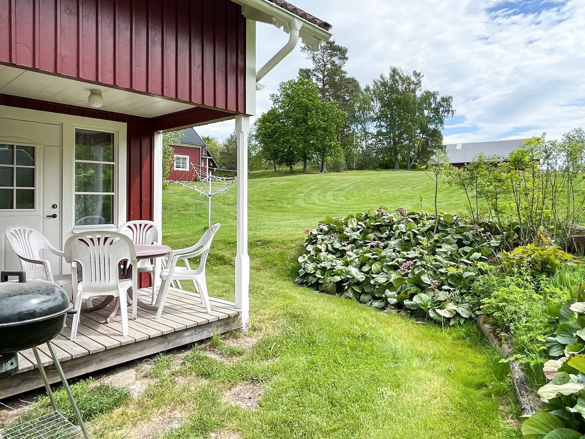 Idyllisch vakantiehuis bij het meer in Kristdala, Småland - foto 2
