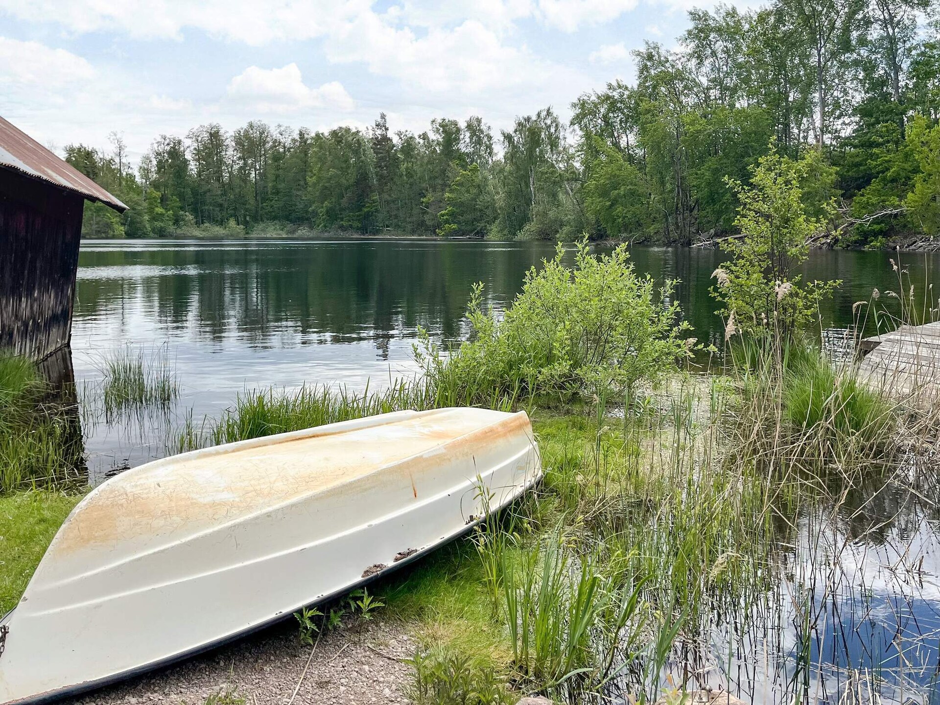 Idyllisch vakantiehuis bij het meer in Kristdala, Småland - foto 25