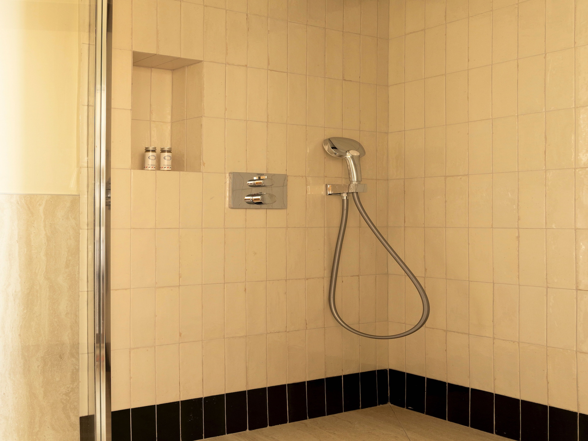 Licht appartement met 2 slaapkamers bij Montmartre - foto 46